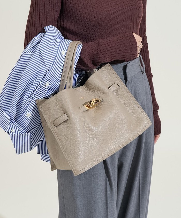 【フリークスストア/FREAK'S STORE】のTRERO/シュリンク クロア トートバッグ M/ レザーショルダーバッグ 25AW インテリア・キッズ・メンズ・レディースファッション・服の通販 founy(ファニー) 　ファッション　Fashion　レディースファッション　Fashion for Women　バッグ　Bags　2025年　2025　2025-2026秋冬・A/W　Autumn/Winter 2025–26 AW25–26　冬　Winter / This Winter　マグネット　Magnet, Magnetic Closure　リュクス　Luxury, Elegant, High-End, Chic　エレガント 上品　Elegant　A/W・秋冬　Autumn/Winter　財布　Wallet, Purse　ベージュ|ID: prp329100004824880 ipo3291000000035092830