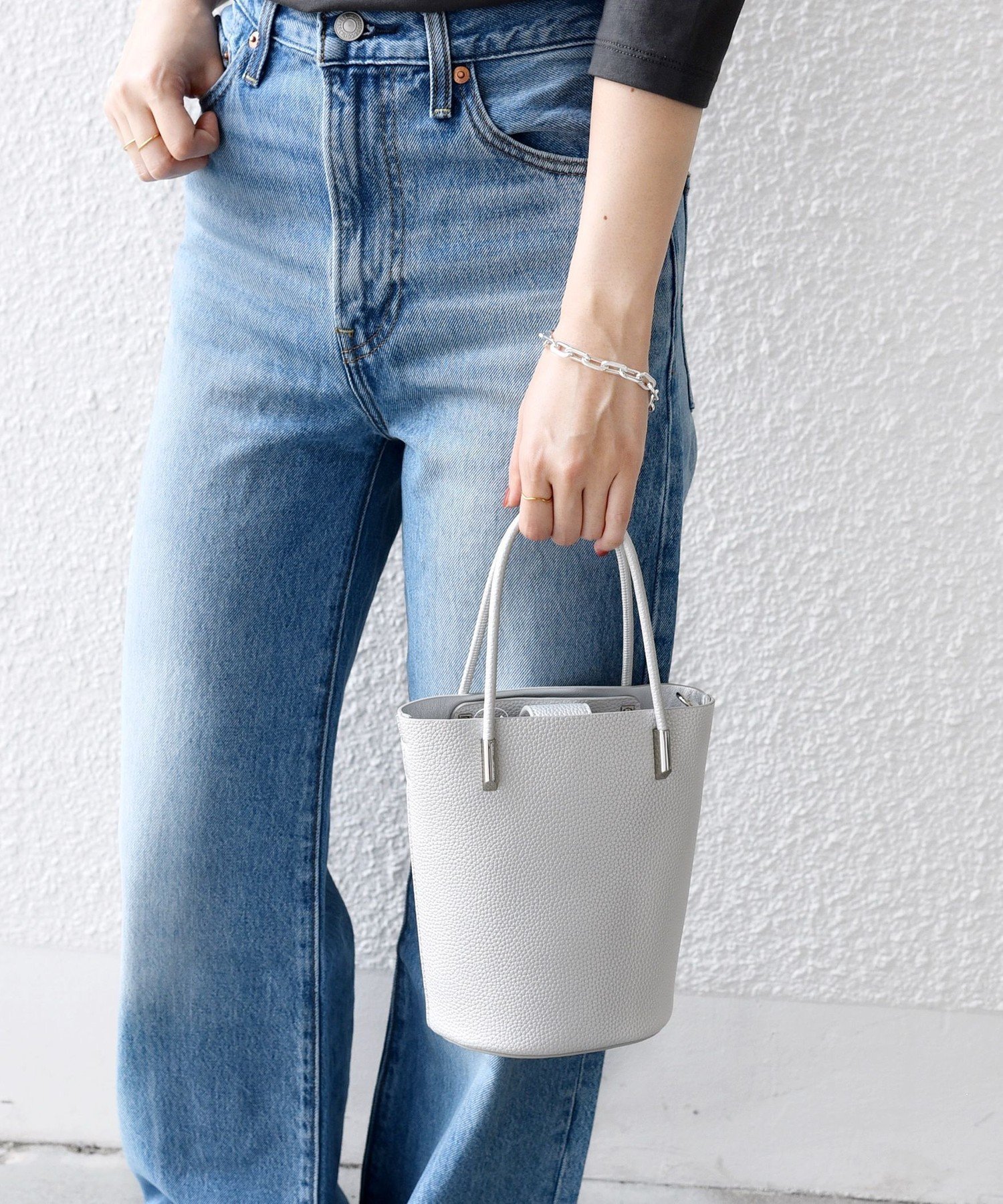 【シップス フォー ウィメン/SHIPS】の【WEB限定】ショルダー 付 バケツ型 トート バッグ インテリア・キッズ・メンズ・レディースファッション・服の通販 founy(ファニー) 　ファッション　Fashion　レディースファッション　Fashion for Women　バッグ　Bags　2025年　2025　2025-2026秋冬・A/W　Autumn/Winter 2025–26 AW25–26　コンパクト　Compact, Small Size　ショルダー　Shoulder, Shoulder Strap　バケツ　Bucket, Bucket Style　エレガント 上品　Elegant　シルバー|ID: prp329100004824942 ipo3291000000035094249