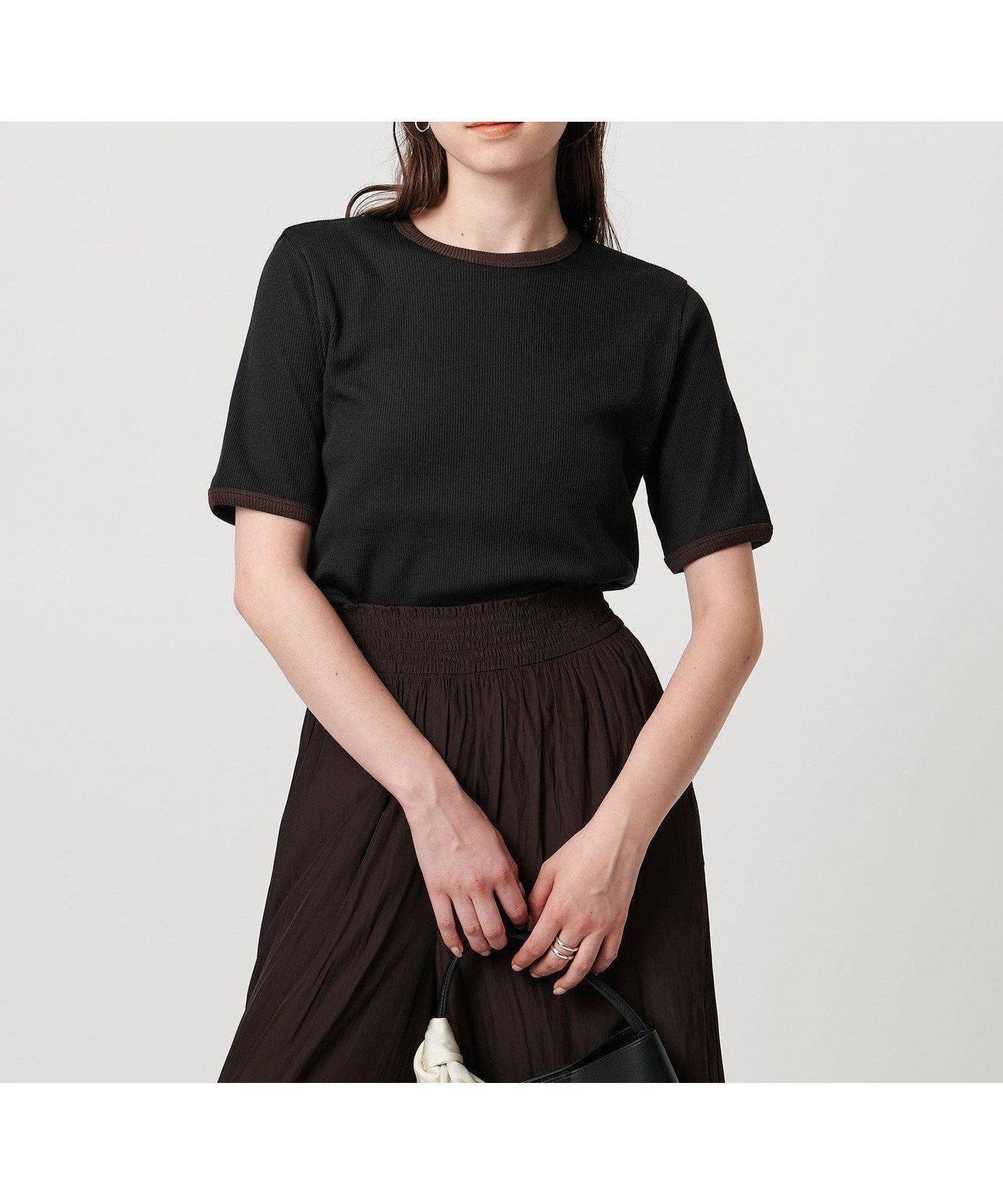 【ユナイテッドアローズ/UNITED ARROWS】のリブバイカラーパイピング ショートスリーブカットソー インテリア・キッズ・メンズ・レディースファッション・服の通販 founy(ファニー) 　ファッション　Fashion　レディースファッション　Fashion for Women　トップス・カットソー　Cut & Sew Tops　カットソー・ベーシックTシャツ　Cut-and-Sewn Tops / Stretch Tees & Basics　インナー　Innerwear　コンパクト　Compact, Small Size　シルク　Silk, 100% Silk　ジャケット　Jacket, Outerwear　人気　Popular, Best Seller　パイピング　Piping, Trim Design　ベーシック　Basic, Essential　ボトム　Bottoms, Lower Wear　おすすめ　Recommended / Our Picks　エレガント 上品　Elegant　BLACK|ID: prp329100004825185 ipo3291000000035096394