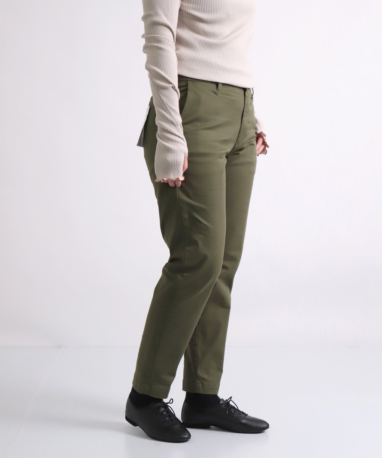 【ドミンゴ/DOMINGO】のストレッチチノ アンクルトラウザー インテリア・キッズ・メンズ・レディースファッション・服の通販 founy(ファニー) ファッション Fashion レディースファッション Fashion for Women アンクル Ankle-Length Design コンパクト Compact, Small Size ストレッチ Stretch, Stretchy Fabric センター Center, Center Line バランス Balance, Style Balance フィット Fit, Slim Fit フォーマル Formal, Dressy ベーシック Basic, Essential ポケット Pocket, Pocket Detail A/W・秋冬 Autumn/Winter オリーブ|ID: prp329100004825186 ipo3291000000035096418