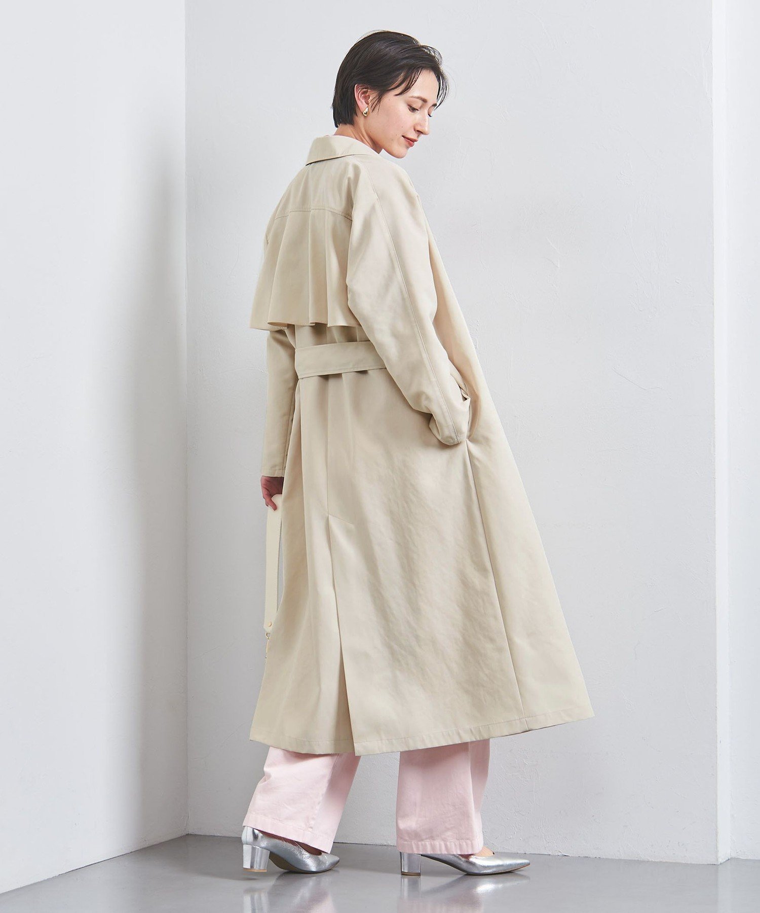 【ユナイテッドアローズ/UNITED ARROWS】のバックフレア トレンチコート インテリア・キッズ・メンズ・レディースファッション・服の通販 founy(ファニー) 　ファッション　Fashion　レディースファッション　Fashion for Women　アウター　Coat / Outerwear Collection　コート・ロングコート・ピーコート　Long Coats, Peacoats & More　トレンチコート / 春秋の定番アウター　Trench Coats　フレア　Flare, Flared　フロント　Front, Front Design　アウトレット　Outlet / Clearance　OFF WHITE|ID: prp329100004825192 ipo3291000000035096535