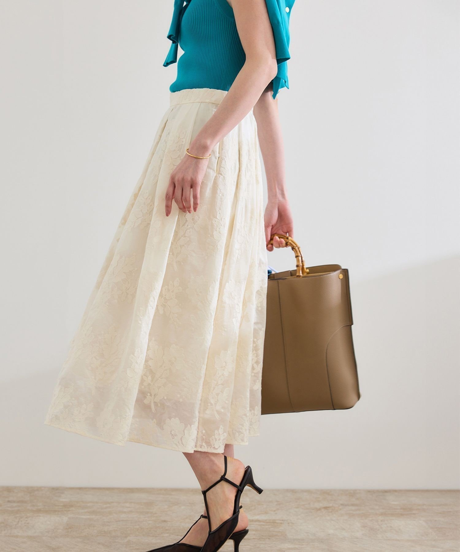 【ロペ/ROPE'】のフラワーエンブロイダリースカート/セットアップ対応 人気、トレンドファッション・服の通販 founy(ファニー) 　ファッション　Fashion　レディースファッション　Fashion for Women　セットアップ　Matching Sets　スカート・ミニ/ミディ/マキシ　Skirts / Mini, Midi & Maxi Skirts　おすすめ　Recommended / Our Picks　シアー　Sheer, See-Through　セットアップ　Set-Up, Coordinated Outfit　トレンド　Trend, Trending Now　フェミニン　Feminine, Girly　ブルゾン　Blouson, Bomber Jacket　夏　Summer　 other-1|ID: prp329100004825249 ipo3291000000035097196