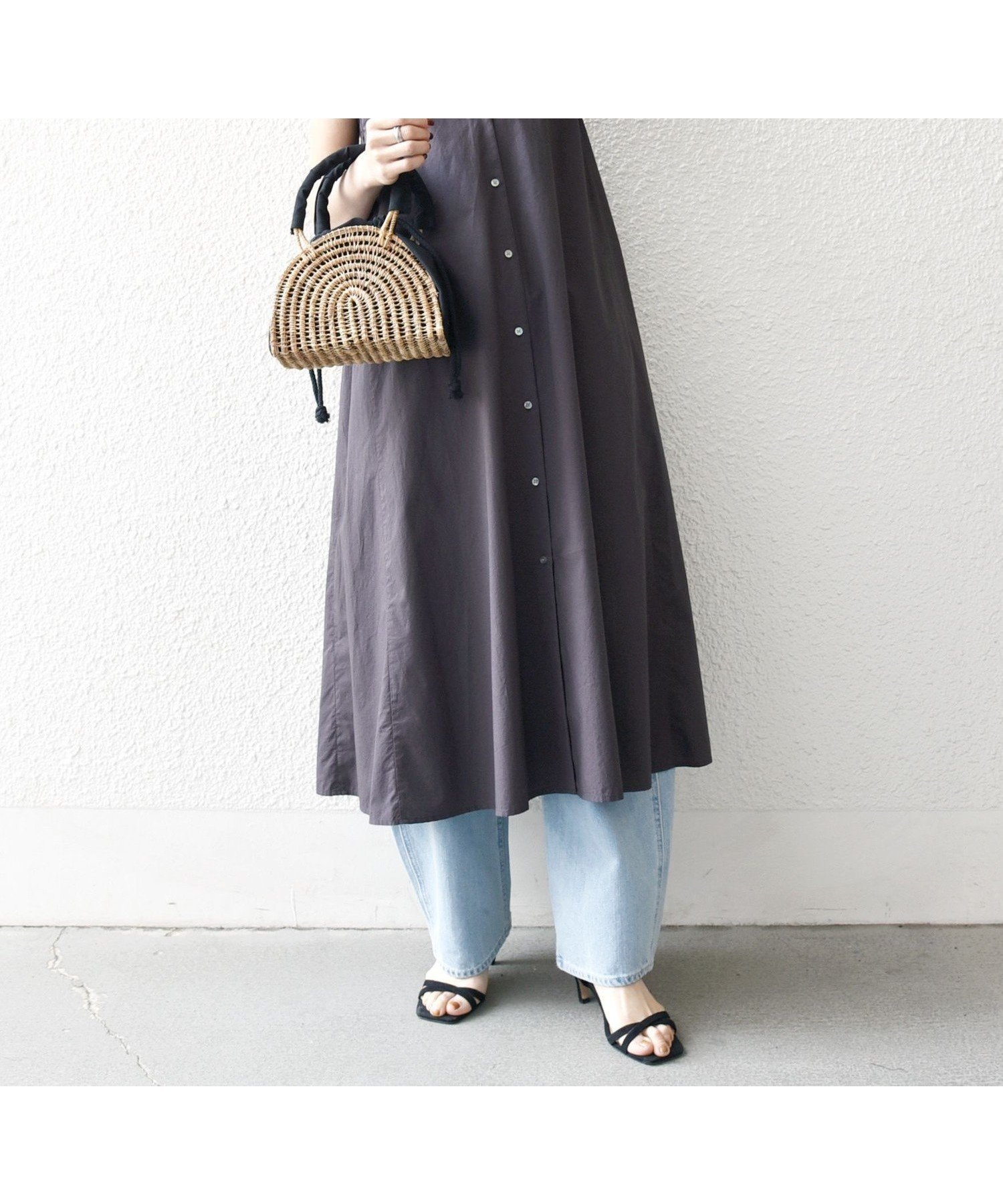 【シップス フォー ウィメン/SHIPS】のSHIPS any 洗濯機可能 ポプリン Vネック Aライン ノースリーブ ワンピース インテリア・キッズ・メンズ・レディースファッション・服の通販 founy(ファニー) 　ファッション　Fashion　レディースファッション　Fashion for Women　ワンピース　Dresses　オレンジ　Orange　洗える　Machine Washable　シンプル　Simple, Minimal　ダウン　Down, Puffer　デニム　Denim, Jeans Material　ノースリーブ　Sleeveless, No-Sleeve　フレア　Flare, Flared　フロント　Front, Front Design　羽織　Haori, Light Jacket　おすすめ　Recommended / Our Picks　夏　Summer　エレガント 上品　Elegant　2025年　2025　2025春夏・S/S　Spring/Summer 2025 SS25　ブラウン|ID: prp329100004825317 ipo3291000000035097996