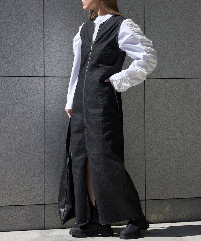 【フリークスストア/FREAK'S STORE】の2WAY配色ステッチデニムワンピース / センタースリットワンピース 24SS インテリア・キッズ・メンズ・レディースファッション・服の通販 founy(ファニー) 　ファッション　Fashion　レディースファッション　Fashion for Women　ワンピース　Dresses　2024年　2024　2024春夏・S/S　Spring/Summer 2024 SS24　スリット　Slit, Slit Detail　センター　Center, Center Line　デニム　Denim, Jeans Material　トレンド　Trend, Trending Now　ロング　Long, Long-Length　夏　Summer　日本製　Made In Japan　S/S・春夏　SS, Spring/Summer, Warm Season　ブラック|ID: prp329100004825331 ipo3291000000035098196