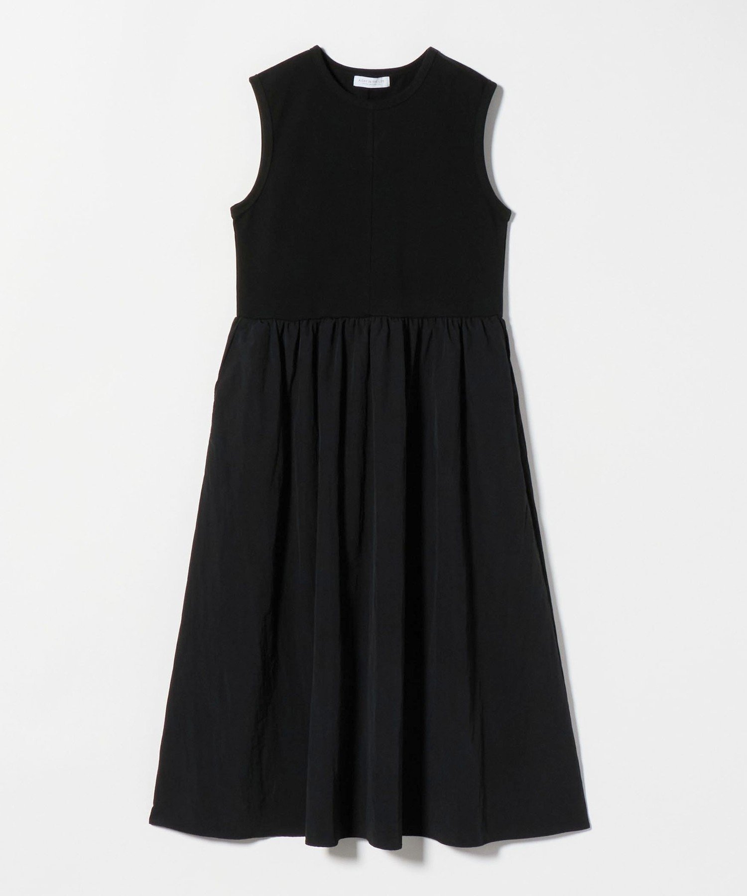 【ユナイテッドアローズ/UNITED ARROWS】のカット*ナイロン ギャザーワンピース -ウォッシャブル- A DAY IN THE LIFE インテリア・キッズ・メンズ・レディースファッション・服の通販 founy(ファニー) 　ファッション　Fashion　レディースファッション　Fashion for Women　ワンピース　Dresses　ウォッシャブル　Machine Washable　エレガント 上品　Elegant　カットソー　Cut and Sewn Top　カーディガン　Cardigan, Knitwear　ギャザー　Gathered, Ruffled　コンビ　Combo, Combination Style　シューズ　Shoes, Footwear　シンプル　Simple, Minimal　スニーカー　Sneakers, Trainers　スポーティ　Sporty, Casual Athletic　ドッキング　Docking, Mixed Material　ネックレス　Necklace, Pendant Necklace　バレエ　Ballet, Ballet Style　アウトレット　Outlet / Clearance　おすすめ　Recommended / Our Picks　BLACK|ID: prp329100004825382 ipo3291000000035098821