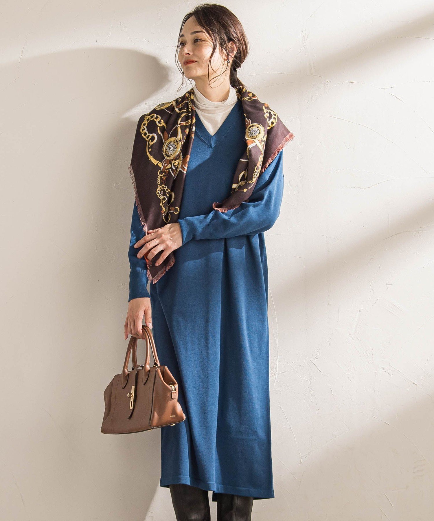 【ロートレ アモン/LAUTRE AMONT】の【WEB限定】Vネックニットワンピース≪丈長めあり/手洗い可能≫ インテリア・キッズ・メンズ・レディースファッション・服の通販 founy(ファニー) 　ファッション　Fashion　レディースファッション　Fashion for Women　ワンピース　Dresses　ニットワンピース　Knit Dresses　秋　Autumn　ジャケット　Jacket, Outerwear　スリット　Slit, Slit Detail　なめらか　Smooth, Silky Texture　バランス　Balance, Style Balance　A/W・秋冬　Autumn/Winter　エレガント 上品　Elegant　ビジネス 仕事 通勤　Business / Work / Commuting　2025年　2025　2025-2026秋冬・A/W　Autumn/Winter 2025–26 AW25–26　ブルー|ID: prp329100004825432 ipo3291000000035099235