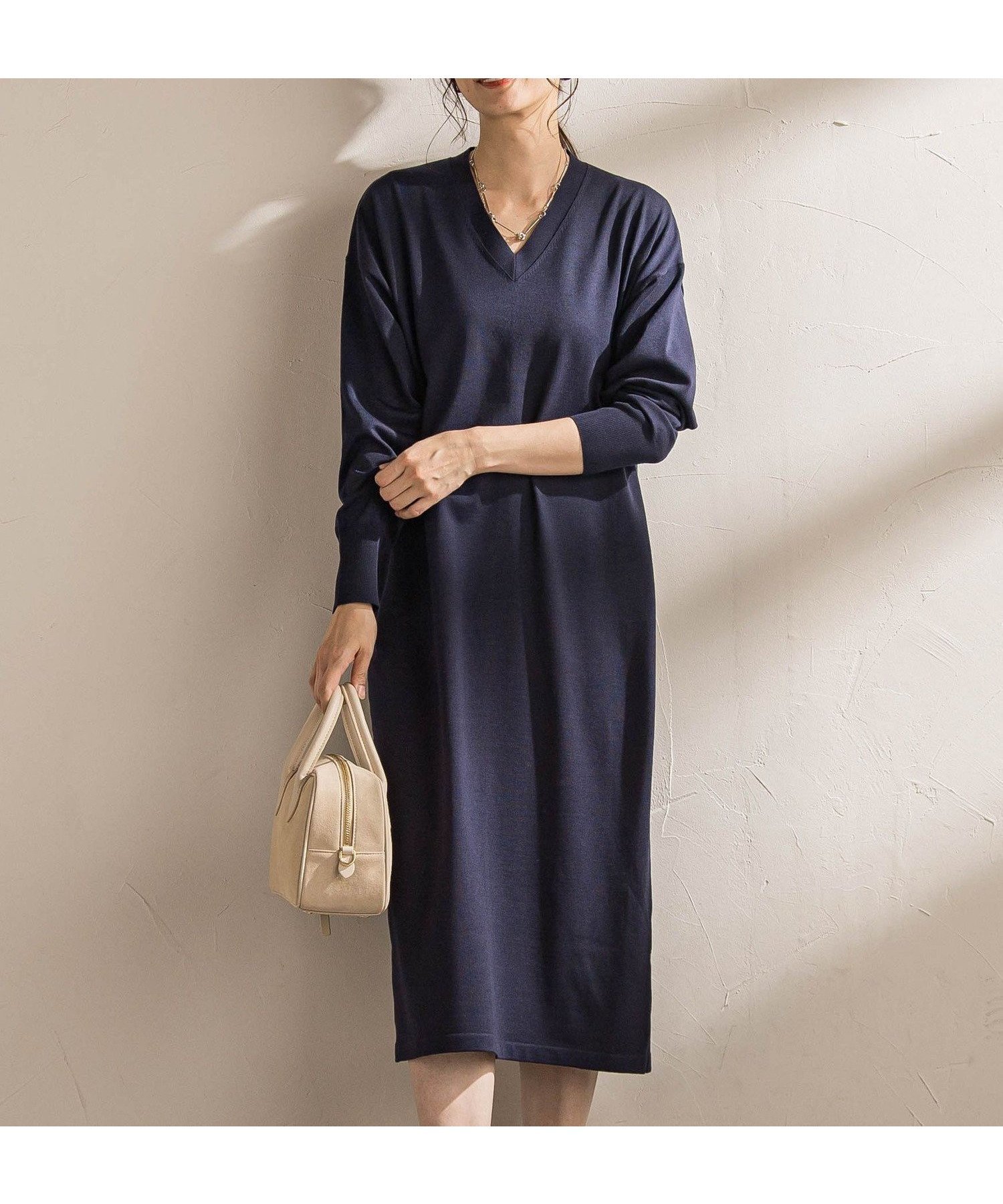 【ロートレ アモン/LAUTRE AMONT】の【WEB限定】Vネックニットワンピース≪丈長めあり/手洗い可能≫ インテリア・キッズ・メンズ・レディースファッション・服の通販 founy(ファニー) 　ファッション　Fashion　レディースファッション　Fashion for Women　ワンピース　Dresses　ニットワンピース　Knit Dresses　秋　Autumn　ジャケット　Jacket, Outerwear　スリット　Slit, Slit Detail　なめらか　Smooth, Silky Texture　バランス　Balance, Style Balance　A/W・秋冬　Autumn/Winter　エレガント 上品　Elegant　ビジネス 仕事 通勤　Business / Work / Commuting　2025年　2025　2025-2026秋冬・A/W　Autumn/Winter 2025–26 AW25–26　ネイビー|ID: prp329100004825432 ipo3291000000035099237