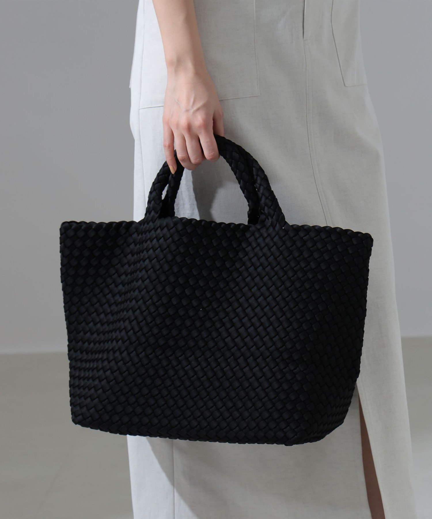 【デミルクス ビームス/Demi-Luxe BEAMS】の【再入荷】NAGHEDI / イントレチャート トートバッグ M インテリア・キッズ・メンズ・レディースファッション・服の通販 founy(ファニー) 　ファッション　Fashion　レディースファッション　Fashion for Women　バッグ　Bags　アクセサリー　Fashion Accessories　クラシック　Classic, Timeless Style　トラベル　Travel, Travel Gear　ポーチ　Pouch, Small Case　再入荷　Restock / Back in Stock　軽量　Lightweight, Ultra Light　ONYX|ID: prp329100004825514 ipo3291000000035100338