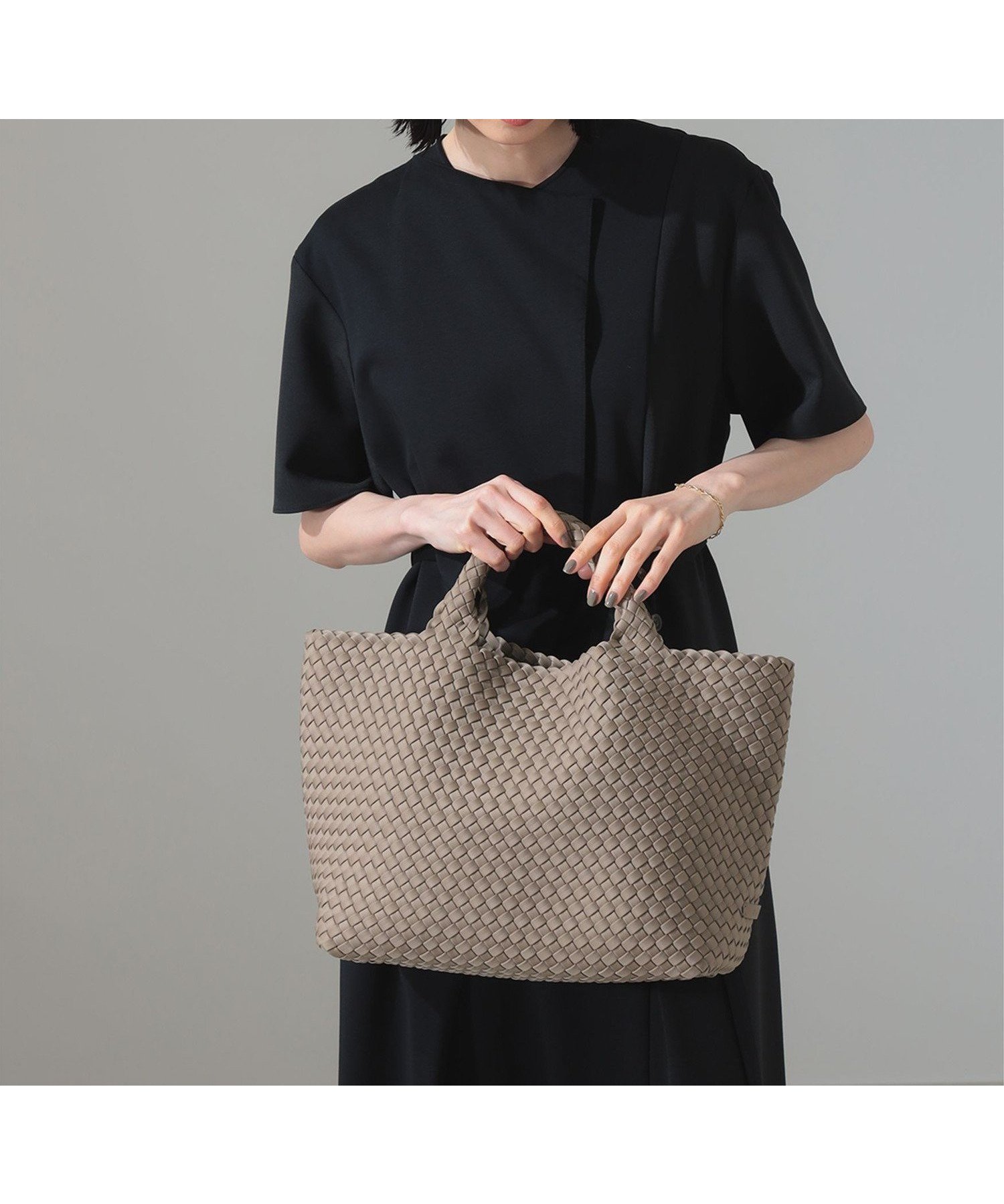 【デミルクス ビームス/Demi-Luxe BEAMS】の【再入荷】NAGHEDI / イントレチャート トートバッグ M インテリア・キッズ・メンズ・レディースファッション・服の通販 founy(ファニー) 　ファッション　Fashion　レディースファッション　Fashion for Women　バッグ　Bags　アクセサリー　Fashion Accessories　クラシック　Classic, Timeless Style　トラベル　Travel, Travel Gear　ポーチ　Pouch, Small Case　再入荷　Restock / Back in Stock　軽量　Lightweight, Ultra Light　CASHMERE|ID: prp329100004825514 ipo3291000000035100339