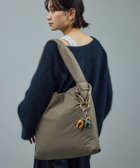 【サロン アダム エ ロペ/SALON adam et rope'】の【WEB限定】軽量パフナイロンワンハンドルトート / A4対応 人気、トレンドファッション・服の通販 founy(ファニー) ファッション Fashion レディースファッション Fashion for Women バッグ Bags キーホルダー Keychain, Key Holder 軽量 Lightweight, Ultra Light ショルダー Shoulder, Shoulder Strap チャーム Charm, Pendant ポケット Pocket, Pocket Detail リラックス Relax, Relaxed Fit ワッシャー Washer, Crinkled Finish ビジネス 仕事 通勤 Business / Work / Commuting thumbnail ベージュ系(28)|ID: prp329100004825537 ipo3291000000035100509