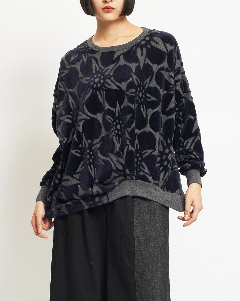 【ゴム/gomme】のドレープT インテリア・キッズ・メンズ・レディースファッション・服の通販 founy(ファニー) 　ファッション　Fashion　レディースファッション　Fashion for Women　デニム　Denim, Jeans Material　ドレープ　Drape, Draping Fabric　ヘムライン　Hemline, Bottom Cut　ポケット　Pocket, Pocket Detail　ラウンド　Round, Round Neck　エレガント 上品　Elegant　今季　This Season, Current Season　無地　Plain, Solid Color　グレー|ID: prp329100004825547 ipo3291000000035100552