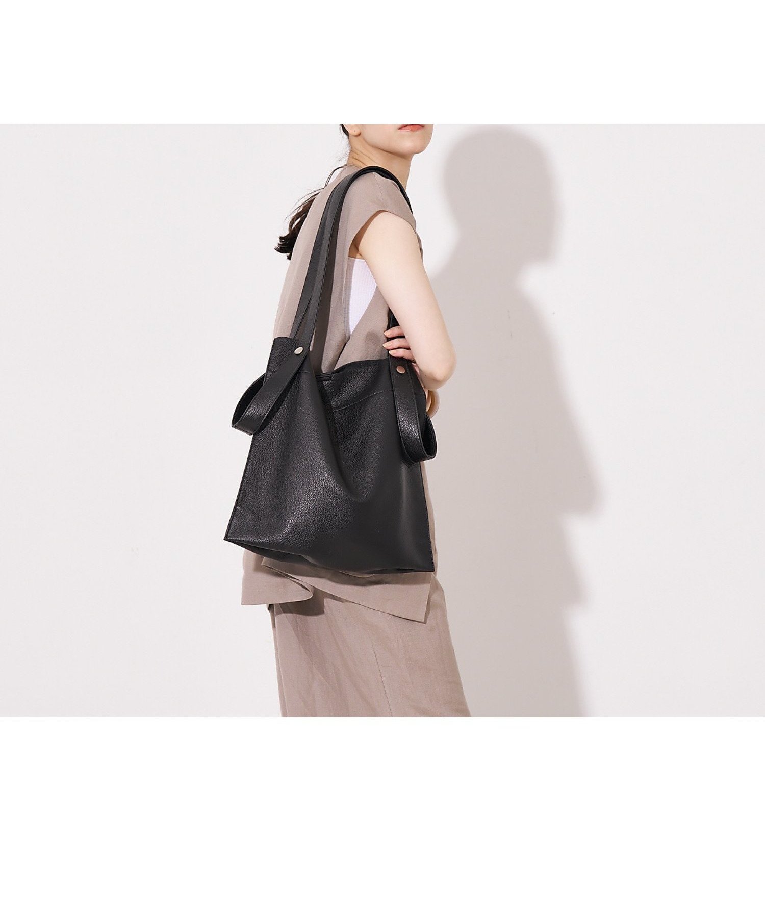 【コレックス/collex】の【WEB限定】【BEAURE/ヴュレ】カウレザー 2WAY ハンドル トートバッ 人気、トレンドファッション・服の通販 founy(ファニー) 　ファッション　Fashion　レディースファッション　Fashion for Women　バッグ　Bags　ショート　Short, Short Length　シンプル　Simple, Minimal　スマホ　Smartphone, Mobile Device　トレンド　Trend, Trending Now　人気　Popular, Best Seller　ベーシック　Basic, Essential　ポケット　Pocket, Pocket Detail　マグネット　Magnet, Magnetic Closure　ロング　Long, Long-Length　 other-1|ID: prp329100004825557 ipo3291000000035100628