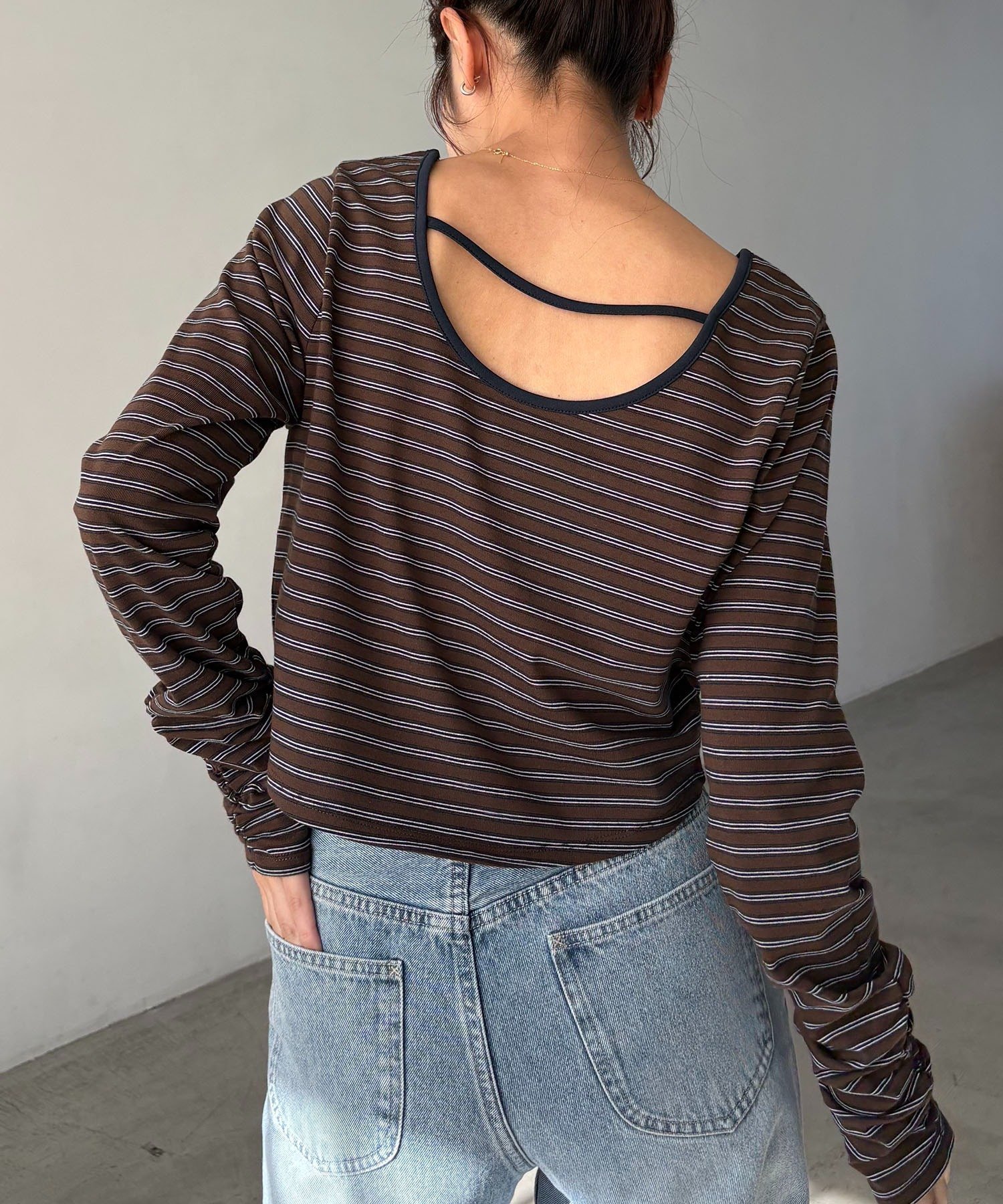 【カプリシューレマージュ/CAPRICIEUX LEMAGE】のバックUネッククロップボーダーTシャツ インテリア・キッズ・メンズ・レディースファッション・服の通販 founy(ファニー) 　ファッション　Fashion　レディースファッション　Fashion for Women　トップス・カットソー　Cut & Sew Tops　シャツ・ブラウス・オフィスカジュアル　Elegant Blouses & Button-Ups　ロングTシャツ・Tシャツ　Longline T-Shirts & Tees　バッグ　Bags　おすすめ　Recommended / Our Picks　インナー　Innerwear　ギャザー　Gathered, Ruffled　シンプル　Simple, Minimal　ジャケット　Jacket, Outerwear　デニム　Denim, Jeans Material　バイアス　Bias, Diagonal Cut　バランス　Balance, Style Balance　ボーダー　Border, Stripe　マキシ　Maxi, Full Length　ラウンド　Round, Round Neck　ブラウン|ID: prp329100004825567 ipo3291000000035100772