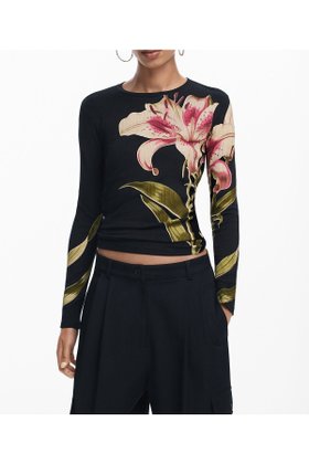 【デシグアル/Desigual】の花柄長袖Tシャツ 人気、トレンドファッション・服の通販 founy(ファニー) ファッション Fashion レディースファッション Fashion for Women トップス・カットソー Cut & Sew Tops シャツ・ブラウス・オフィスカジュアル Elegant Blouses & Button-Ups ロングTシャツ・Tシャツ Longline T-Shirts & Tees 花柄・フラワープリント・モチーフ Floral Prints & Motifs / Flower Pattern Tops エレガント 上品 Elegant カットソー Cut and Sewn Top シンプル Simple, Minimal スリム Slim, Slim Fit タイトスカート Pencil Skirt, Tight Skirt 長袖 Long Sleeve, Full Sleeve |ID:prp329100004825605