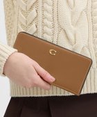 【コーチ/COACH】の【公式】エッセンシャル スキニー ウォレット 人気、トレンドファッション・服の通販 founy(ファニー) ファッション Fashion レディースファッション Fashion for Women ウォレット Wallet クラシック Classic, Timeless Style 軽量 Lightweight, Ultra Light ジップ Zip, Zipper スキニー Skinny, Slim Fit 財布 Wallet, Purse ニューヨーク New York, NYC Style おすすめ Recommended / Our Picks iPhone アイフォーン iPhone ギフト プレゼント Gift / Present thumbnail BROWN|ID: prp329100004825702 ipo3291000000035107213