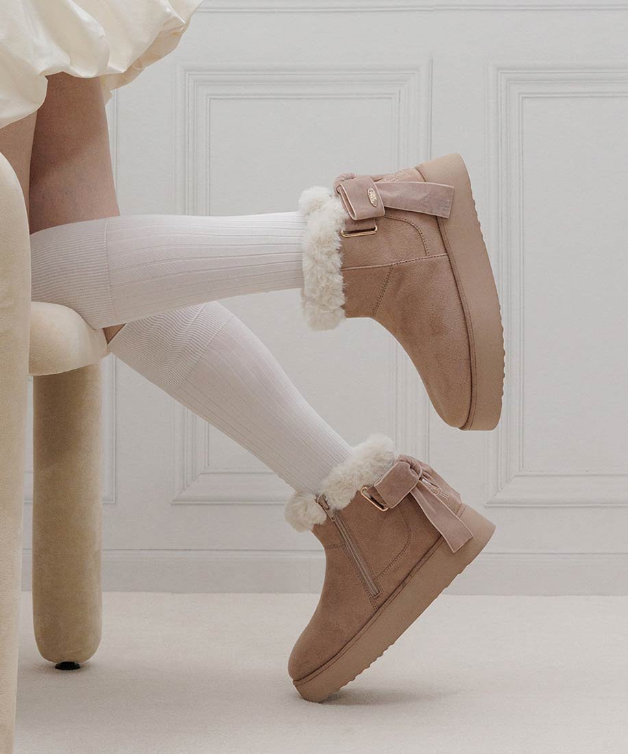 【ランダ/RANDA】の【TOM and JERRY】バックリボンムートンブーツ インテリア・キッズ・メンズ・レディースファッション・服の通販 founy(ファニー) 　ファッション　Fashion　レディースファッション　Fashion for Women　キャラクター　Character, Licensed Characters　クッション　Cushion, Throw Pillow　タイツ　Tights, Legwear　ベロア　Velour, Soft Velvet　リボン　Ribbon, Bow　エレガント 上品　Elegant　BEIGE|ID: prp329100004825734 ipo3291000000035140155