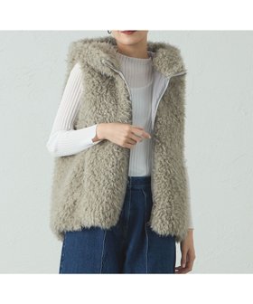 【キャスト/CAST】のファーベスト 人気、トレンドファッション・服の通販 founy(ファニー) ファッション Fashion レディースファッション Fashion for Women アウター Coat / Outerwear Collection トップス・カットソー Cut & Sew Tops ベスト&ジレ / 重ね着スタイル Vests & Gilets エアリー Airy Texture 秋 Autumn ハイネック High Neck, Mock Neck パターン Pattern, Design Print ベスト Vest, Waistcoat 防寒 Cold Protection, Winter-Ready 冬 Winter / This Winter A/W・秋冬 Autumn/Winter おすすめ Recommended / Our Picks |ID:prp329100004825921