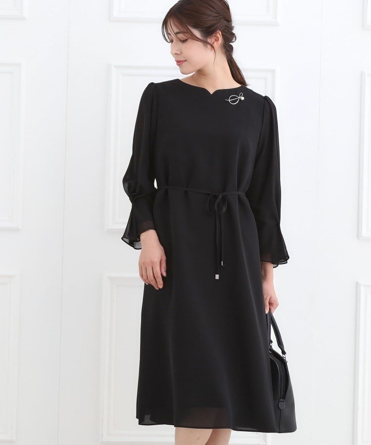 【リフレクト/Reflect】の【フォーマル/入卒/付属リボン付き】スリーブデザインジョーゼットワンピース インテリア・キッズ・メンズ・レディースファッション・服の通販 founy(ファニー) 　ファッション　Fashion　レディースファッション　Fashion for Women　ワンピース　Dresses　アクセサリー　Fashion Accessories　シフォン　Chiffon, Lightweight Fabric　ジョーゼット　Georgette, Semi-Sheer Fabric　ストレッチ　Stretch, Stretchy Fabric　スマート　Smart, Elegant　セレモニー　Ceremony　フォーマル　Formal, Dressy　ポケット　Pocket, Pocket Detail　リボン　Ribbon, Bow　ブラック|ID: prp329100004826136 ipo3291000000035113049
