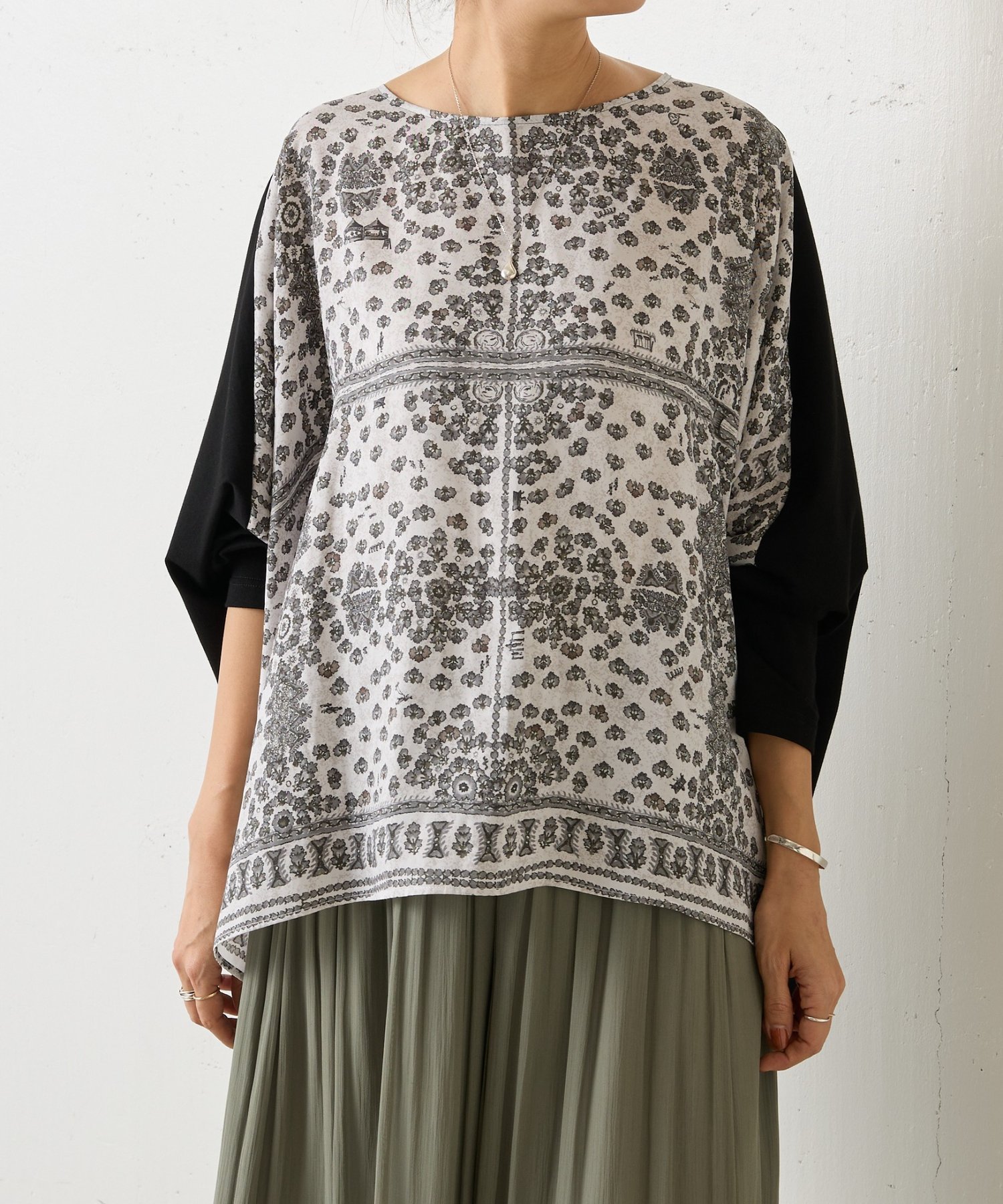 【ビアズリー/BEARDSLEY】のPARKプリントカットソー インテリア・キッズ・メンズ・レディースファッション・服の通販 founy(ファニー) 　ファッション　Fashion　レディースファッション　Fashion for Women　トップス・カットソー　Cut & Sew Tops　カットソー・ベーシックTシャツ　Cut-and-Sewn Tops / Stretch Tees & Basics　イラスト　Illustration　カットソー　Cut and Sewn Top　ショルダー　Shoulder, Shoulder Strap　スカーフ　Scarf, Neckwear　ドロップ　Drop Shoulder, Dropped Style　フロント　Front, Front Design　プリント　Print, Printed Pattern　ポケット　Pocket, Pocket Detail　無地　Plain, Solid Color　再入荷　Restock / Back in Stock　犬　Dog　ブラック|ID: prp329100004826139 ipo3291000000035113096