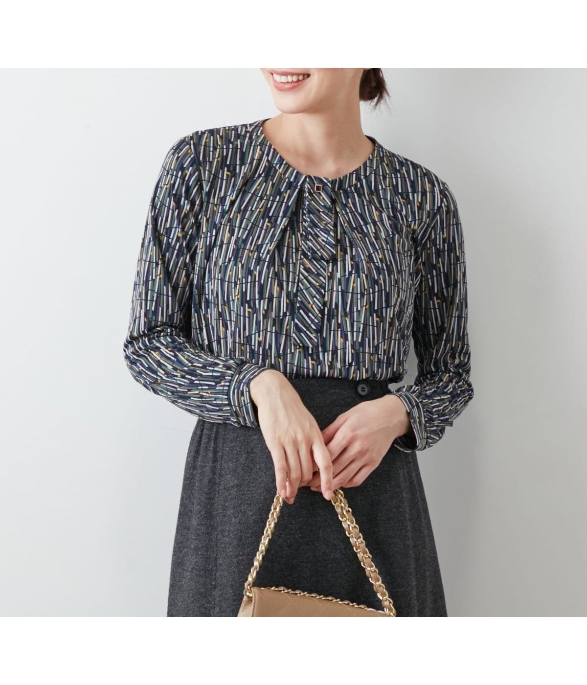 【ニューヨーカー/NEWYORKER】のポリエステル強撚スムース ランダムレーンプリント ボウタイプルオーバー インテリア・キッズ・メンズ・レディースファッション・服の通販 founy(ファニー) ファッション Fashion レディースファッション Fashion for Women トップス・カットソー Cut & Sew Tops カジュアルプルオーバー・ニットトップス Pullovers & Knit Tops / Casual Pullovers アクセサリー Fashion Accessories イエロー Yellow カラフル Colorful Design シンプル Simple, Minimal スクエア Square, Square Shape 長袖 Long Sleeve, Full Sleeve プリント Print, Printed Pattern モダン Modern, Contemporary モチーフ Motif, Design Theme ランダム Random, Irregular ロング Long, Long-Length A/W・秋冬 Autumn/Winter エレガント 上品 Elegant ネイビー|ID: prp329100004826146 ipo3291000000035113357