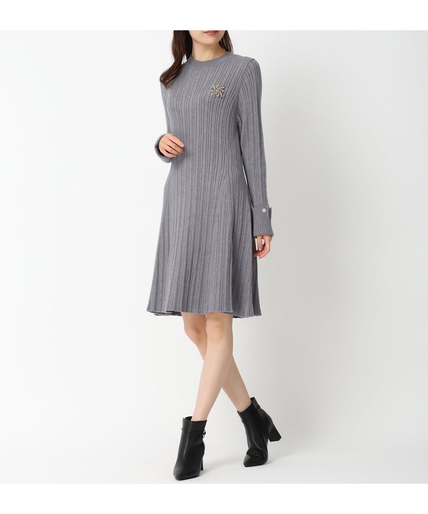 【ミッシュマッシュ/MISCH MASCH】のブローチ付きAラインニットワンピース/MM447402 インテリア・キッズ・メンズ・レディースファッション・服の通販 founy(ファニー) ファッション Fashion レディースファッション Fashion for Women ワンピース Dresses ニットワンピース Knit Dresses おすすめ Recommended / Our Picks ジャケット Jacket, Outerwear ブローチ Brooch, Pin Brooch ワンポイント One Point, Statement Accent グレー|ID: prp329100004826171 ipo3291000000035113742