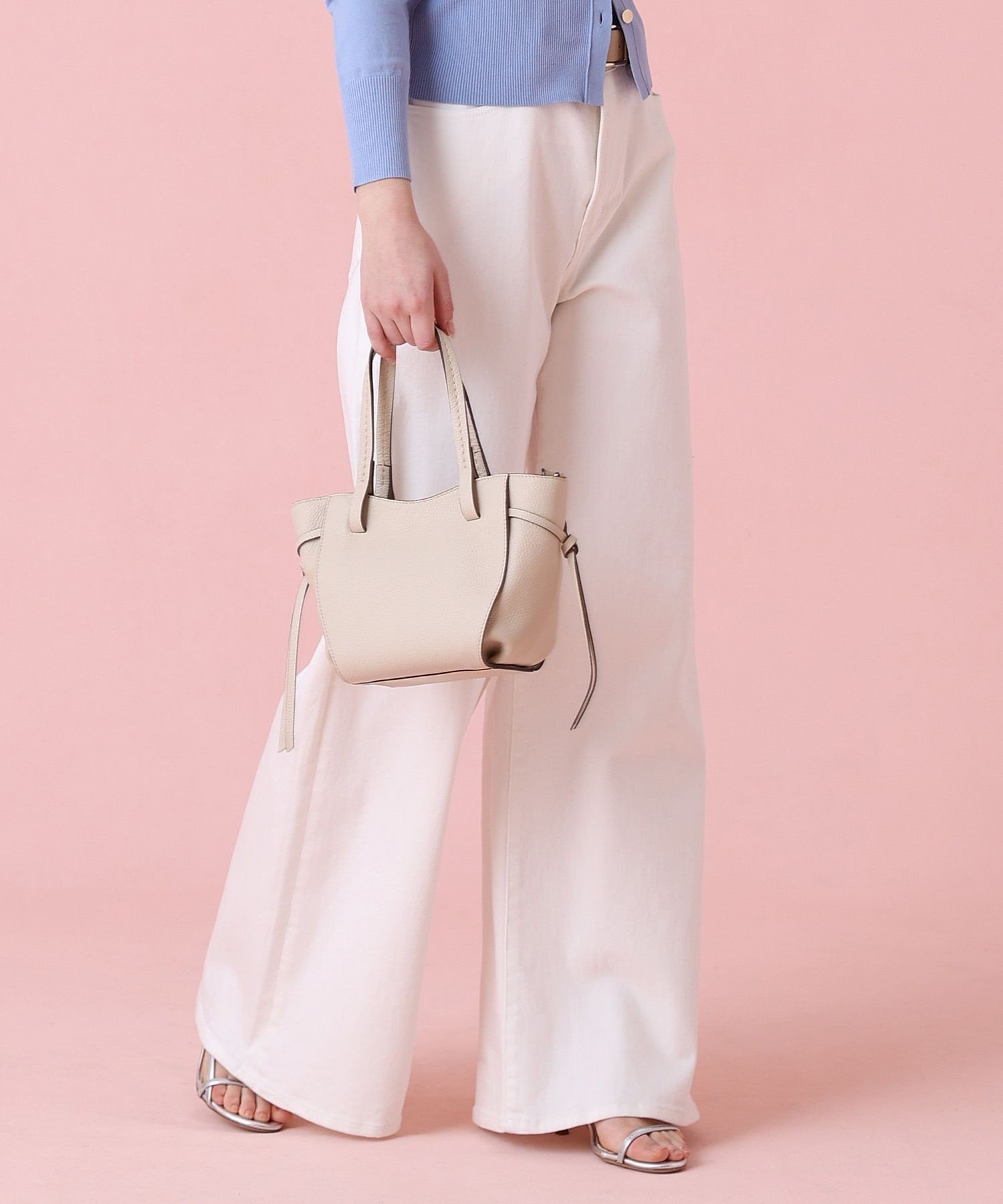 【アナイ/ANAYI】の2WAYショルダーハンドMバッグ インテリア・キッズ・メンズ・レディースファッション・服の通販 founy(ファニー) 　ファッション　Fashion　レディースファッション　Fashion for Women　バッグ　Bags　ショルダー　Shoulder, Shoulder Strap　スマート　Smart, Elegant　ハンド　Hand, Handmade　フェミニン　Feminine, Girly　フォルム　Silhouette, Form　ポケット　Pocket, Pocket Detail　再入荷　Restock / Back in Stock　夏　Summer　S/S・春夏　SS, Spring/Summer, Warm Season　off white|ID: prp329100004826512 ipo3291000000035117707