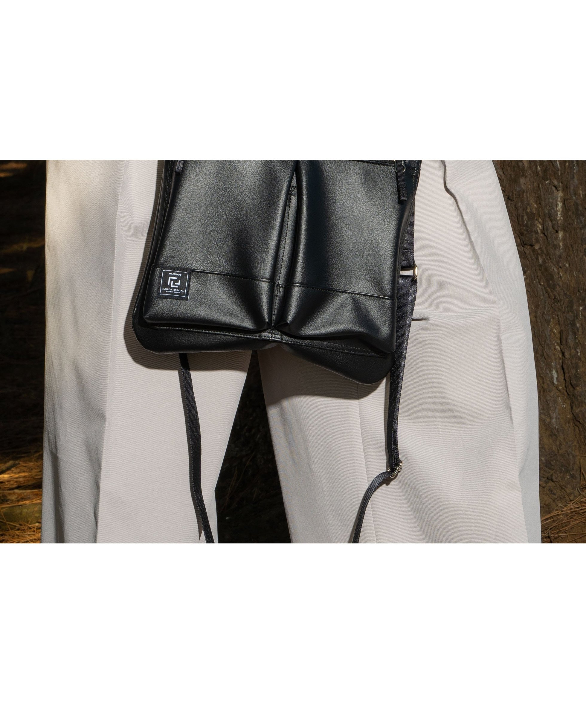 【メゾンスペシャル/MAISON SPECIAL】の【RAMIDUS】Collaboration Mini Helmet Bag 人気、トレンドファッション・服の通販 founy(ファニー) 　ファッション　Fashion　レディースファッション　Fashion for Women　バッグ　Bags　コレクション　Collection, Seasonal Line　軽量　Lightweight, Ultra Light　スタンダード　Standard, Basic　ダブル　Double, Double-Breasted　トラベル　Travel, Travel Gear　ポケット　Pocket, Pocket Detail　リアル　Real, Realistic　エレガント 上品　Elegant　ビジネス 仕事 通勤　Business / Work / Commuting　 other-1|ID: prp329100004826604 ipo3291000000035118520