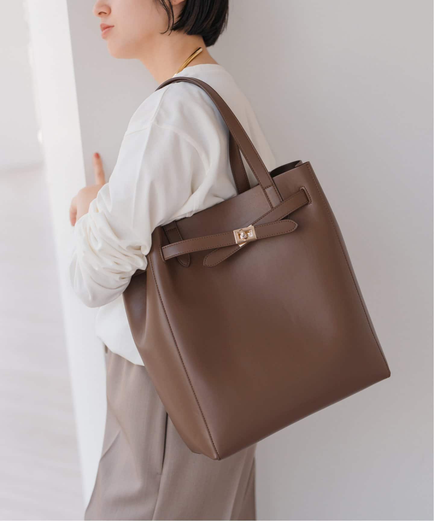 【スピック&スパン/Spick & Span】のSpick Span トートバッグ 人気、トレンドファッション・服の通販 founy(ファニー) 　ファッション　Fashion　レディースファッション　Fashion for Women　バッグ　Bags　スマート　Smart, Elegant　フェイクレザー　Faux Leather, PU Leather　ビジネス 仕事 通勤　Business / Work / Commuting　 other-1|ID: prp329100004826608 ipo3291000000035118595