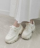 【ランダ/RANDA】のモノグラムカッティングデザインスニーカー 人気、トレンドファッション・服の通販 founy(ファニー) ファッション Fashion レディースファッション Fashion for Women カッティング Cutting Detail クッション Cushion, Throw Pillow スニーカー Sneakers, Trainers エレガント 上品 Elegant 切替 Switching, Contrast Panel thumbnail IVORY|ID: prp329100004826650 ipo3291000000035119023