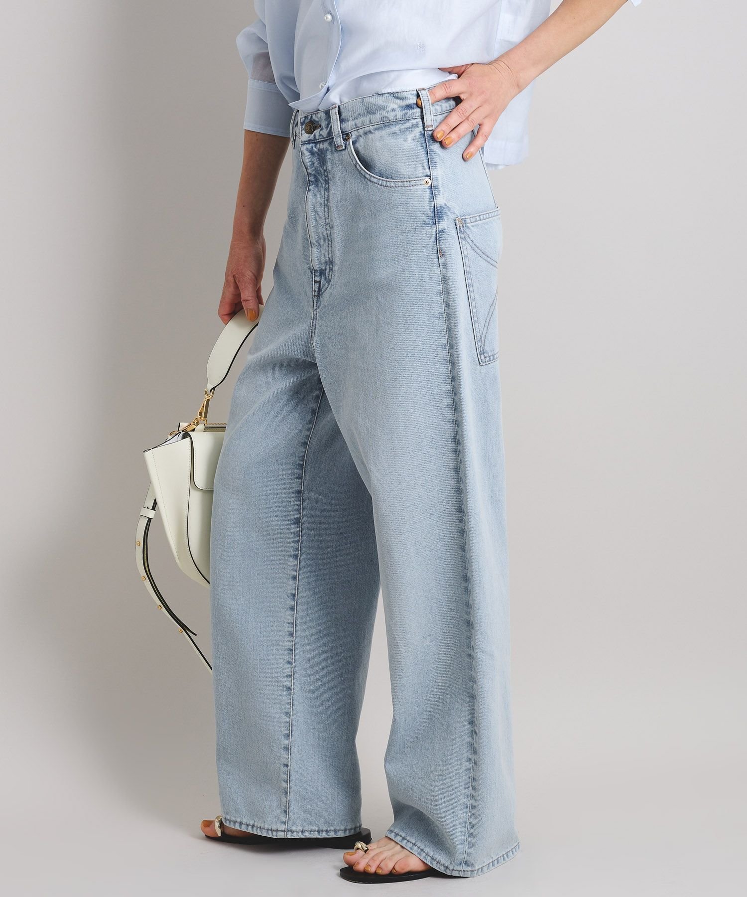 【ブリル/BRILL】のダーツフレアデニムパンツ インテリア・キッズ・メンズ・レディースファッション・服の通販 founy(ファニー) 　ファッション　Fashion　レディースファッション　Fashion for Women　パンツ　Pants & Trousers　デニムパンツ・ジーンズ・美脚デニム　Denim Jeans & Pants　ストレッチ　Stretch, Stretchy Fabric　ストレート　Straight, Straight Cut　デニム　Denim, Jeans Material　フィット　Fit, Slim Fit　ブルー|ID: prp329100004826683 ipo3291000000035119269