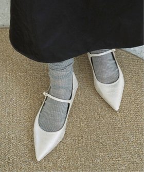 【ル タロン/Le Talon】の《追加》ポインテッドワンストラップフラット 人気、トレンドファッション・服の通販 founy(ファニー) ファッション Fashion レディースファッション Fashion for Women おすすめ Recommended / Our Picks クラシック Classic, Timeless Style シルバー Silver, Metallic Silver ストラップシューズ Strap Shoes, Mary Janes ソックス Socks, Hosiery トレンド Trend, Trending Now ラップ Wrap, Wrap Design 定番 Standard, Basic Item 春 Spring |ID:prp329100004826698
