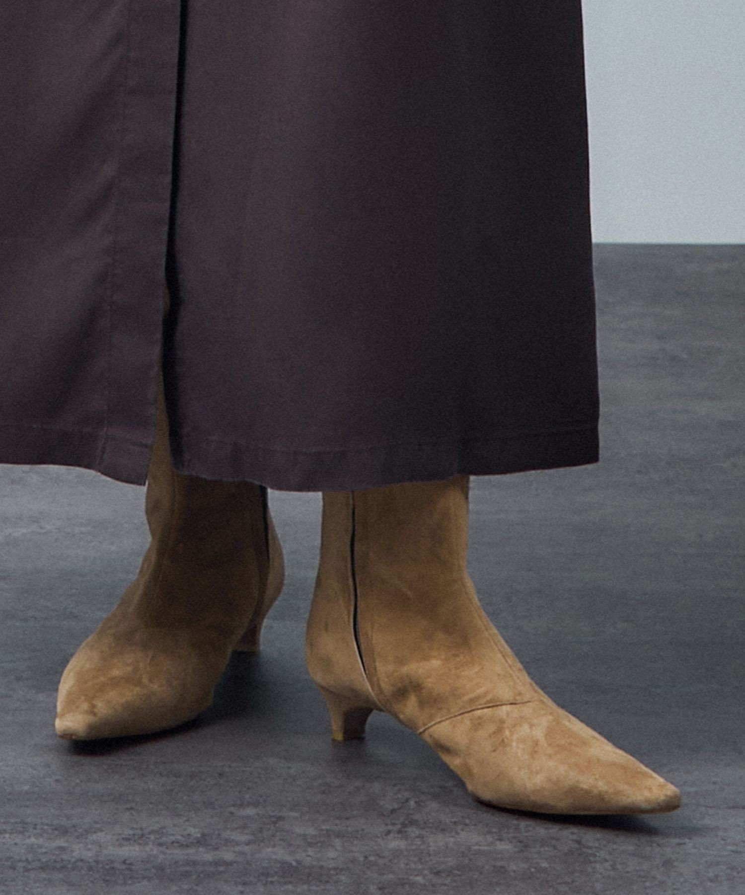 【サロン アダム エ ロペ/SALON adam et rope'】のポインテッドトゥ レザーヒールショートブーツ 人気、トレンドファッション・服の通販 founy(ファニー) 　ファッション　Fashion　レディースファッション　Fashion for Women　ショート　Short, Short Length　シンプル　Simple, Minimal　センター　Center, Center Line　 other-1|ID: prp329100004826699 ipo3291000000035119489