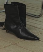 【サロン アダム エ ロペ/SALON adam et rope'】のポインテッドトゥ レザーヒールショートブーツ 人気、トレンドファッション・服の通販 founy(ファニー) ファッション Fashion レディースファッション Fashion for Women ショート Short, Short Length シンプル Simple, Minimal センター Center, Center Line thumbnail ブラック(01)|ID: prp329100004826699 ipo3291000000035119494