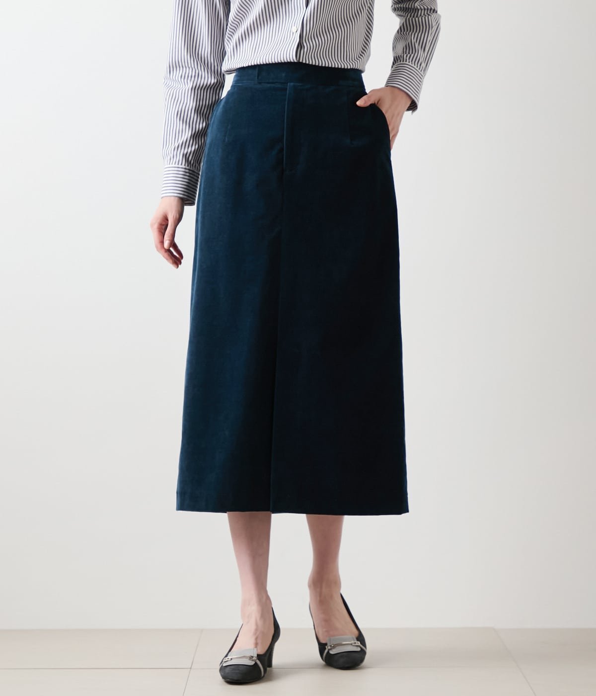 【ニューヨーカー/NEWYORKER】の【ウォッシャブル】ライトコール ストレートスカート インテリア・キッズ・メンズ・レディースファッション・服の通販 founy(ファニー) 　ファッション　Fashion　レディースファッション　Fashion for Women　スカート　Skirts　ウォッシャブル　Machine Washable　ストレッチ　Stretch, Stretchy Fabric　ストレート　Straight, Straight Cut　スリット　Slit, Slit Detail　セットアップ　Set-Up, Coordinated Outfit　ベスト　Vest, Waistcoat　ポケット　Pocket, Pocket Detail　マニッシュ　Mannish, Boyish　A/W・秋冬　Autumn/Winter　おすすめ　Recommended / Our Picks　エレガント 上品　Elegant　ビジネス 仕事 通勤　Business / Work / Commuting　ネイビー|ID: prp329100004826802 ipo3291000000035120553