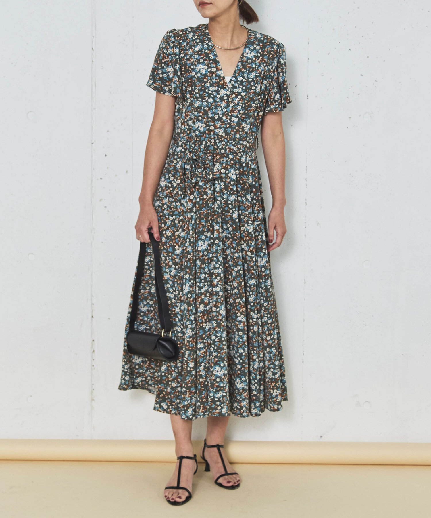 【ドゥ アルシーヴ/Doux archives】の花柄カシュクールワンピース インテリア・キッズ・メンズ・レディースファッション・服の通販 founy(ファニー) 　ファッション　Fashion　レディースファッション　Fashion for Women　ワンピース　Dresses　スリーブ　Sleeve, Long Sleeve / Short Sleeve　フラワー　Flower, Floral　フレア　Flare, Flared　プリント　Print, Printed Pattern　リボン　Ribbon, Bow　GREEN|ID: prp329100004826893 ipo3291000000035121565