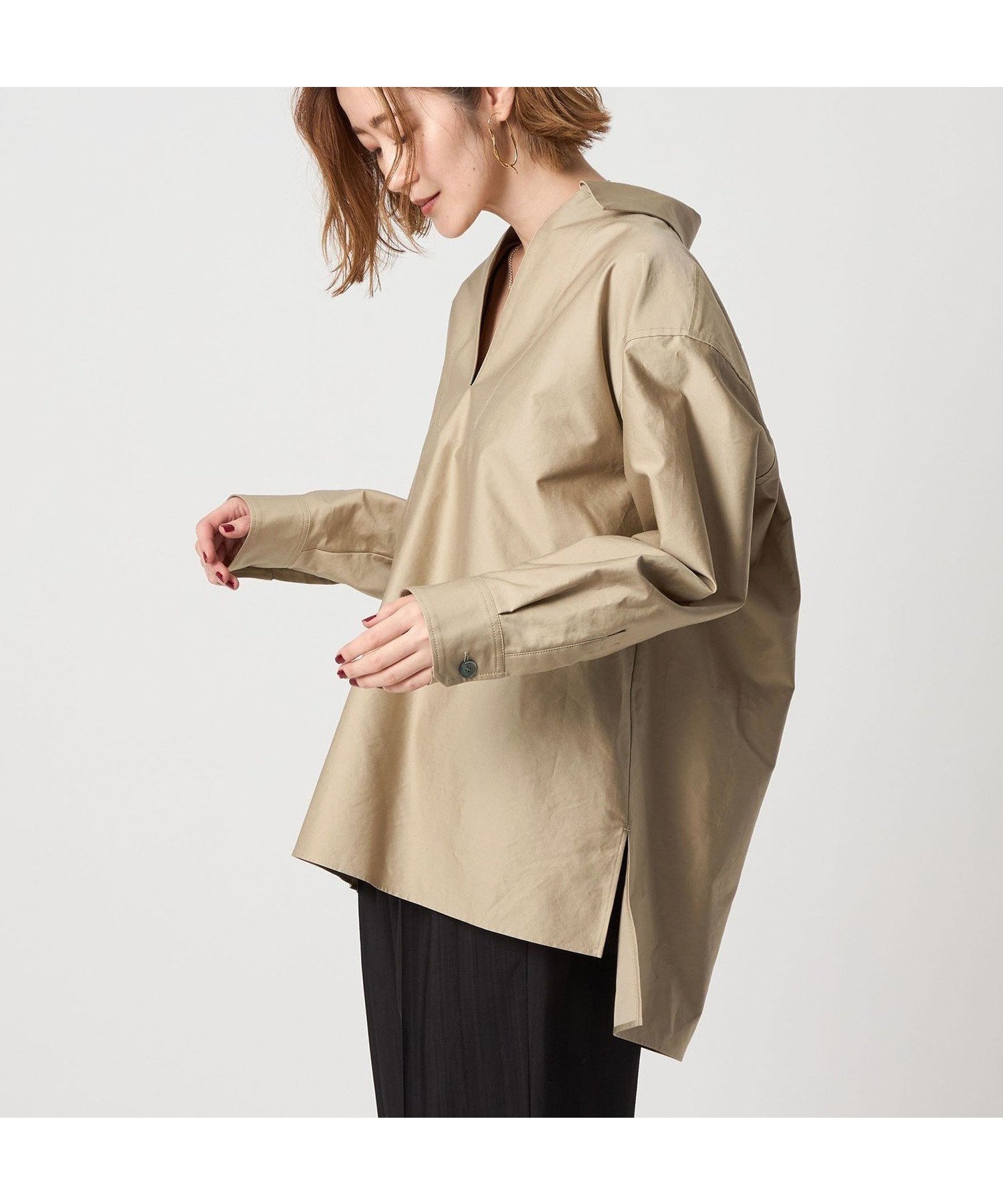 【ユナイテッドアローズ/UNITED ARROWS】のconte スキッパー チュニックシャツ インテリア・キッズ・メンズ・レディースファッション・服の通販 founy(ファニー) ファッション Fashion レディースファッション Fashion for Women トップス・カットソー Cut & Sew Tops シャツ・ブラウス・オフィスカジュアル Elegant Blouses & Button-Ups クラシカル Classical, Vintage-Inspired サテン Satin, Glossy Fabric スキッパー Skipper, Open Collar スリット Slit, Slit Detail タイプライター Typewriter Fabric, Crisp Cotton チュニック Tunic, Long Top ボックス Boxy, Box Shape リラックス Relax, Relaxed Fit エレガント 上品 Elegant BEIGE|ID: prp329100004826947 ipo3291000000035122283