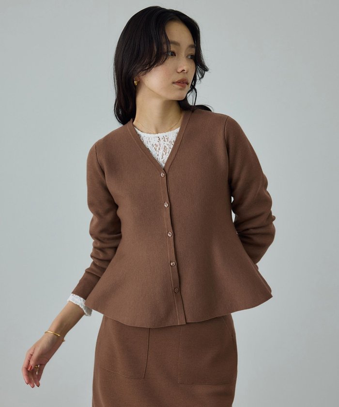 【ロペ/ROPE'】のウール混ニットペプラムカーディガン/イージーケア・セットアップ対応 インテリア・キッズ・メンズ・レディースファッション・服の通販 founy(ファニー) https://founy.com/ ファッション Fashion レディースファッション Fashion for Women トップス・カットソー Cut & Sew Tops ニット Knit Tops & Sweaters カーディガン・羽織り Layered Style Cardigans おすすめ Recommended / Our Picks インナー Innerwear カーディガン Cardigan, Knitwear ジャカード/ジャガード Jacquard, Woven Pattern セットアップ Set-Up, Coordinated Outfit タイトスカート Pencil Skirt, Tight Skirt ダブル Double, Double-Breasted フィット Fit, Slim Fit ペプラム Peplum, Flared Hem ポケット Pocket, Pocket Detail |ID: prp329100004826975 ipo3291000000035163125