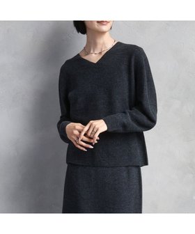 【メゾン ド サンク/Maison de CINQ】のセットアップ対応 Vネックニット 人気、トレンドファッション・服の通販 founy(ファニー) ファッション Fashion レディースファッション Fashion for Women トップス・カットソー Cut & Sew Tops ニット Knit Tops & Sweaters Vネックトップス V-Neck Tops / V-Cut Neckline Shirts 春 Spring 秋 Autumn ショルダー Shoulder, Shoulder Strap シンプル Simple, Minimal スタイリッシュ Stylish, Fashionable セットアップ Set-Up, Coordinated Outfit トレンド Trend, Trending Now ドロップ Drop Shoulder, Dropped Style バランス Balance, Style Balance ベーシック Basic, Essential ボトム Bottoms, Lower Wear 無地 Plain, Solid Color リラックス Relax, Relaxed Fit レギュラー Regular, Standard Fit 冬 Winter / This Winter 夏 Summer エレガント 上品 Elegant |ID:prp329100004827010