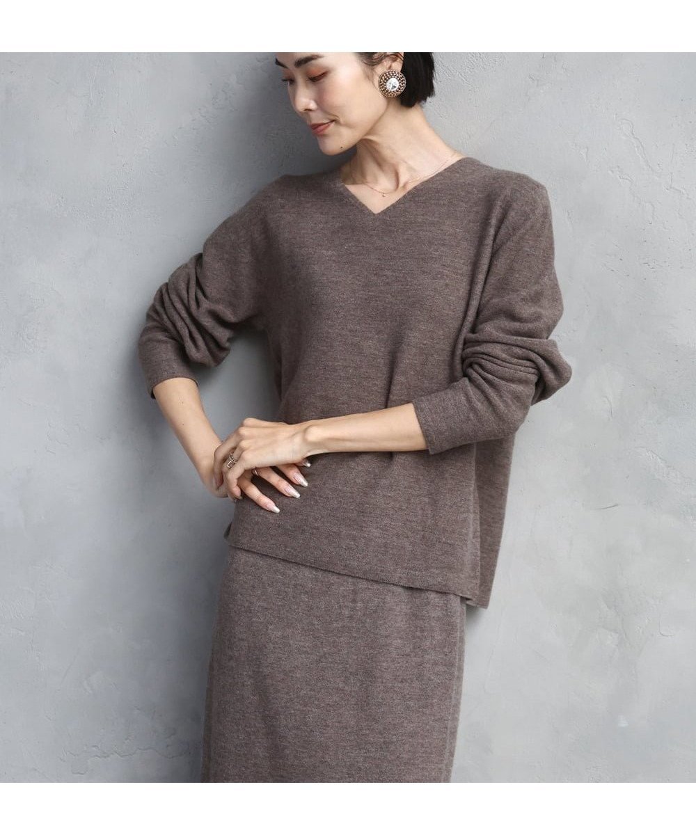 【メゾン ド サンク/Maison de CINQ】のセットアップ対応 Vネックニット インテリア・キッズ・メンズ・レディースファッション・服の通販 founy(ファニー) 　ファッション　Fashion　レディースファッション　Fashion for Women　トップス・カットソー　Cut & Sew Tops　ニット　Knit Tops & Sweaters　Vネックトップス　V-Neck Tops / V-Cut Neckline Shirts　春　Spring　秋　Autumn　ショルダー　Shoulder, Shoulder Strap　シンプル　Simple, Minimal　スタイリッシュ　Stylish, Fashionable　セットアップ　Set-Up, Coordinated Outfit　トレンド　Trend, Trending Now　ドロップ　Drop Shoulder, Dropped Style　バランス　Balance, Style Balance　ベーシック　Basic, Essential　ボトム　Bottoms, Lower Wear　無地　Plain, Solid Color　リラックス　Relax, Relaxed Fit　レギュラー　Regular, Standard Fit　冬　Winter / This Winter　夏　Summer　エレガント 上品　Elegant　ブラウン|ID: prp329100004827010 ipo3291000000035122974