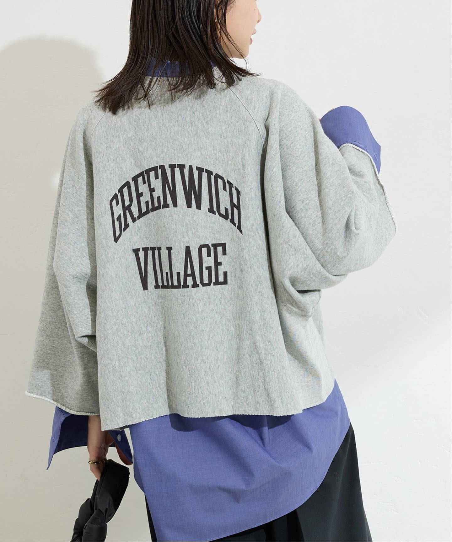 【ジャーナルスタンダード/JOURNAL STANDARD】の別注【CHAMPION/チャンピオン】カットオフ バックロゴスウェット 人気、トレンドファッション・服の通販 founy(ファニー) 　ファッション　Fashion　レディースファッション　Fashion for Women　トップス・カットソー　Cut & Sew Tops　レディースパーカー・カジュアルフーディー　Casual Hoodies & Sweatshirts　スウェット・クルーネックトップス　Sweatshirts & Crewnecks / Relaxed Fit Sweat Tops　バッグ　Bags　2025年　2025　2025-2026秋冬・A/W　Autumn/Winter 2025–26 AW25–26　カットオフ　Cut-Off Design　グラフィック　Graphic, Graphic Design　シンプル　Simple, Minimal　スウェット / スエット　Sweatshirt, Sweatwear　スポーツ　Sports, Activewear　ニューヨーク　New York, NYC Style　別注　Limited Edition, Custom Order　秋　Autumn　 other-1|ID: prp329100004827019 ipo3291000000035123109