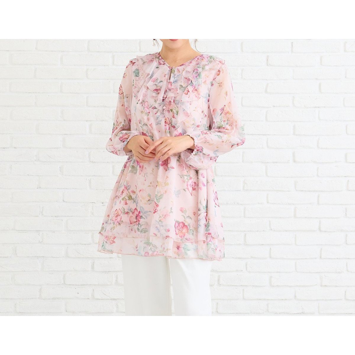 【ローズティアラ/Rose Tiara】のオリジナルプリントフリルチュニック インテリア・キッズ・メンズ・レディースファッション・服の通販 founy(ファニー) ファッション Fashion レディースファッション Fashion for Women トップス・カットソー Cut & Sew Tops チュニック Tunic, Long Top フェミニン Feminine, Girly フラワー Flower, Floral フリル Frill, Ruffle プリント Print, Printed Pattern ポケット Pocket, Pocket Detail リボン Ribbon, Bow ピンク|ID: prp329100004827022 ipo3291000000035123137