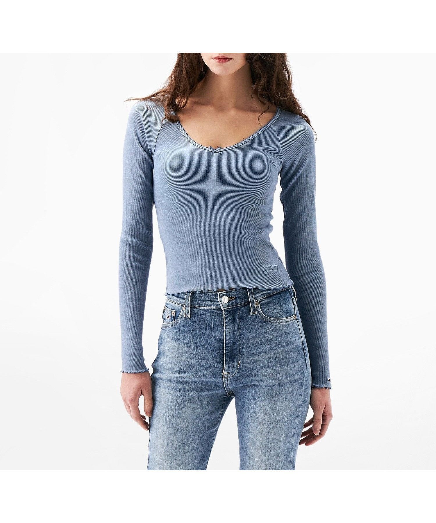 【トミーヒルフィガー/TOMMY HILFIGER】のスリムVネックガーメントダイリブカットソー インテリア・キッズ・メンズ・レディースファッション・服の通販 founy(ファニー) 　ファッション　Fashion　レディースファッション　Fashion for Women　トップス・カットソー　Cut & Sew Tops　カットソー・ベーシックTシャツ　Cut-and-Sewn Tops / Stretch Tees & Basics　Vネックトップス　V-Neck Tops / V-Cut Neckline Shirts　アメリカン　American Style　クラシック　Classic, Timeless Style　クロップド　Cropped, Short Length　コンパクト　Compact, Small Size　ゴルフ　Golf　スリム　Slim, Slim Fit　デコルテ　Décolleté, Neckline　デニム　Denim, Jeans Material　モダン　Modern, Contemporary　人気　Popular, Best Seller　ブルーDY6|ID: prp329100004827059 ipo3291000000035123566