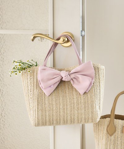 【サマンサタバサ プチチョイス/SamanTha Thavasa PeTiT Choice】のビッグリボンかごバッグ インテリア・キッズ・メンズ・レディースファッション・服の通販 founy(ファニー) 　ファッション　Fashion　レディースファッション　Fashion for Women　バッグ　Bags　シンプル　Simple, Minimal　チェック　Check, Plaid, Tartan　ビッグ　Big, Oversized　ポケット　Pocket, Pocket Detail　リボン　Ribbon, Bow　夏　Summer　春　Spring　S/S・春夏　SS, Spring/Summer, Warm Season　財布　Wallet, Purse　ピンクベージュ|ID: prp329100004827117 ipo3291000000035124372