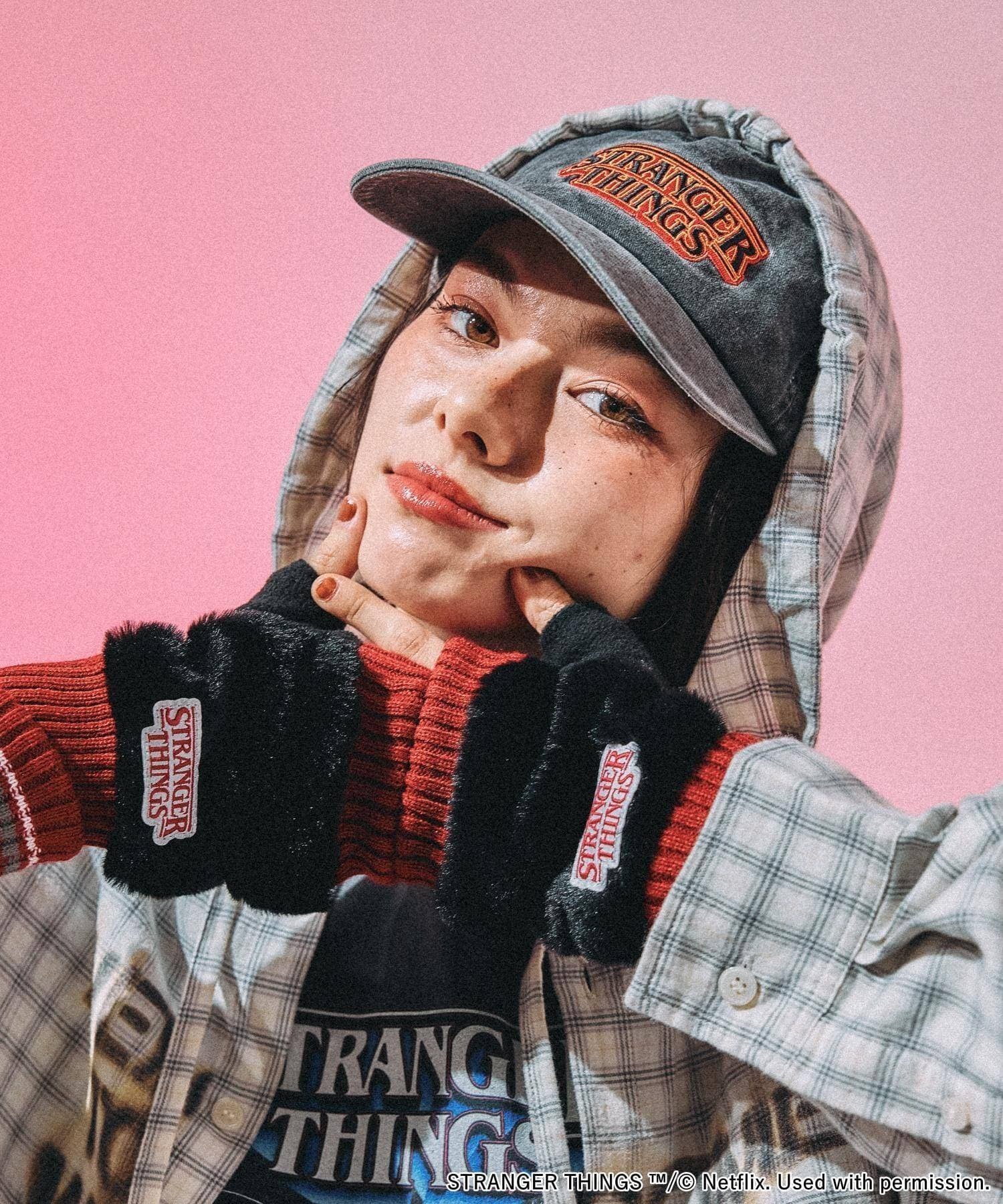 【ニコアンド/niko and】の【STRANGER THINGS】コラボハンドウォーマー 人気、トレンドファッション・服の通販 founy(ファニー) 　ファッション　Fashion　レディースファッション　Fashion for Women　カフス　Cuff Design　スマホ　Smartphone, Mobile Device　ポケット　Pocket, Pocket Detail　モコモコ　Fuzzy, Fluffy　モチーフ　Motif, Design Theme　おすすめ　Recommended / Our Picks　 other-1|ID: prp329100004827396 ipo3291000000035127137