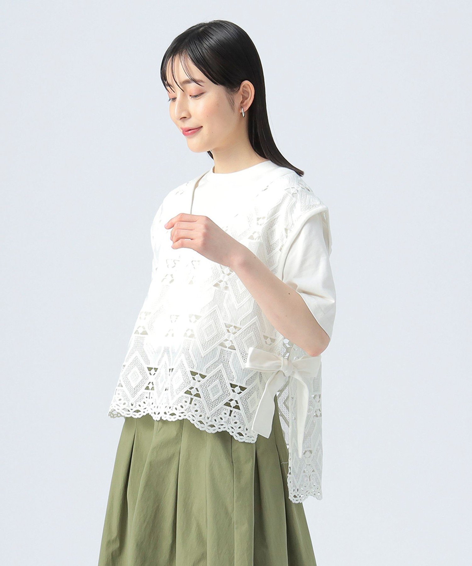 【ビームス ハート/BEAMS HEART】のレースベスト プルオーバー セット(セットアイテム) インテリア・キッズ・メンズ・レディースファッション・服の通販 founy(ファニー) 　ファッション　Fashion　レディースファッション　Fashion for Women　トップス・カットソー　Cut & Sew Tops　ベスト&ジレ / 重ね着スタイル　Vests & Gilets　カジュアルプルオーバー・ニットトップス　Pullovers & Knit Tops / Casual Pullovers　カットソー　Cut and Sewn Top　シンプル　Simple, Minimal　スカラップ　Scallop, Scalloped Edge　バランス　Balance, Style Balance　フェミニン　Feminine, Girly　フレア　Flare, Flared　フロント　Front, Front Design　ベスト　Vest, Waistcoat　リボン　Ribbon, Bow　レース　Lace, Lace Fabric　OFF_WHITE|ID: prp329100004827520 ipo3291000000035128903