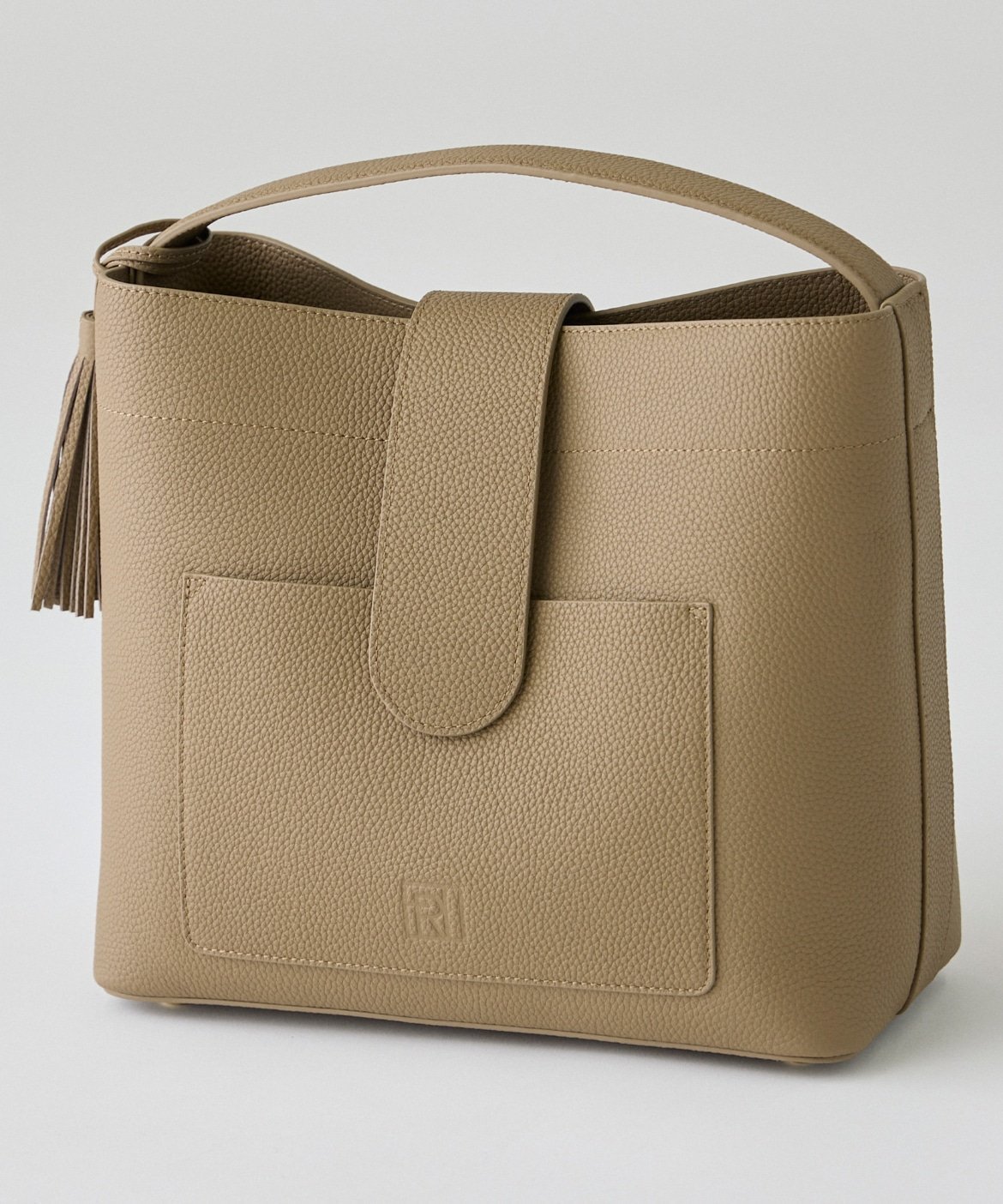 【イネド/INED】のCANDY 2WAYショルダーバッグM《ORIGINAL》 インテリア・キッズ・メンズ・レディースファッション・服の通販 founy(ファニー) 　ファッション　Fashion　レディースファッション　Fashion for Women　コンパクト　Compact, Small Size　ショルダー　Shoulder, Shoulder Strap　チャーム　Charm, Pendant　フェミニン　Feminine, Girly　フラップ　Flap, Flap Pocket　ポケット　Pocket, Pocket Detail　マグネット　Magnet, Magnetic Closure　グレーベージュ|ID: prp329100004827558 ipo3291000000035129361