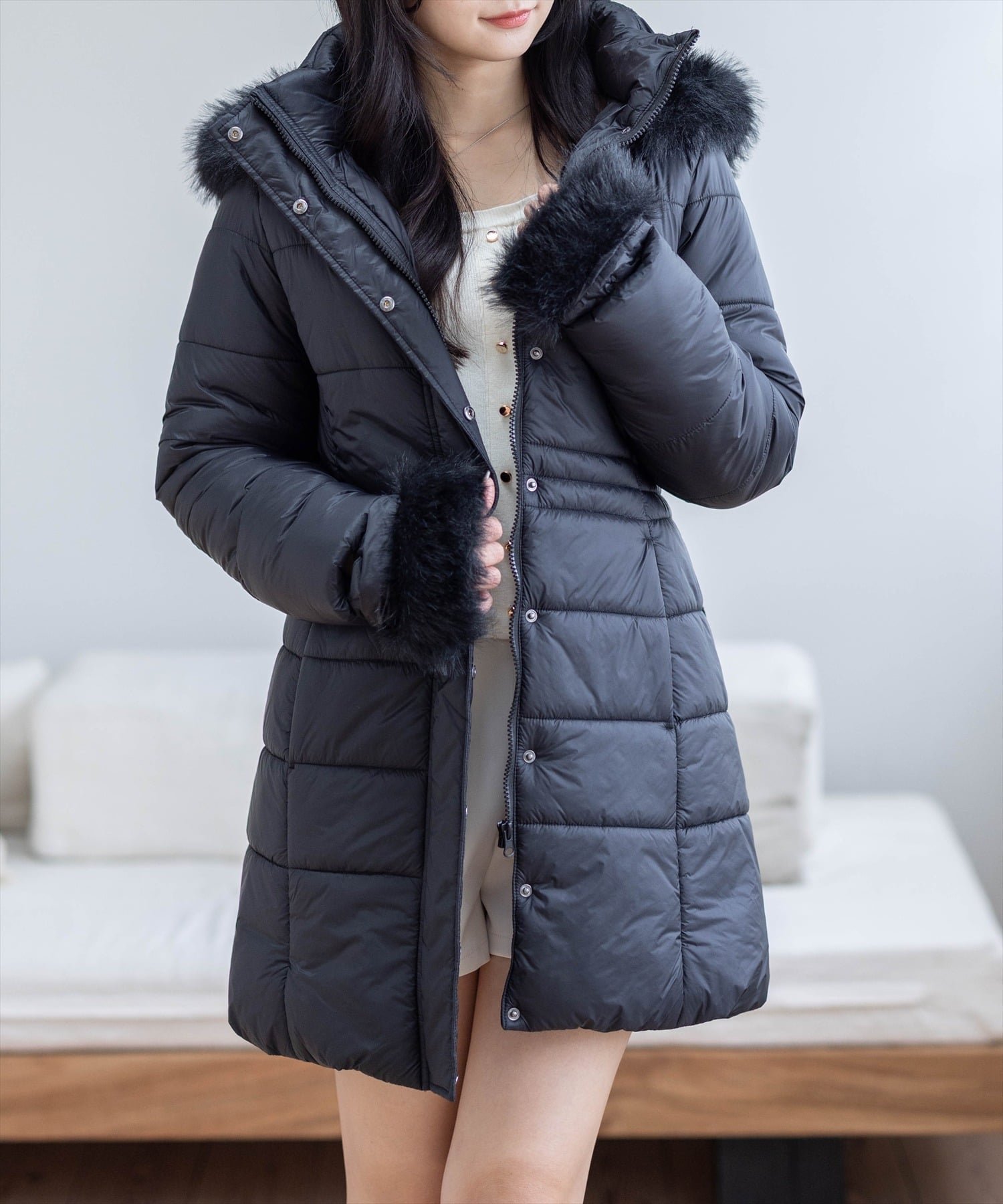 【クリア/clear】のベルト付きミドル丈中綿ダウン 今すぐ着たいダウン ≪AW新作≫ 人気、トレンドファッション・服の通販 founy(ファニー) 　ファッション　Fashion　レディースファッション　Fashion for Women　ベルト&ウエストマーク　Belts & Waist Accessories　エレガント 上品　Elegant　ダウン　Down, Puffer　デニム　Denim, Jeans Material　フェイクファー　Faux Fur, Imitation Fur　防寒　Cold Protection, Winter-Ready　ミドル　Middle Length, Mid Height　ワイド　Wide, Wide Fit　冬　Winter / This Winter　ビジネス 仕事 通勤　Business / Work / Commuting　 other-1|ID: prp329100004827615 ipo3291000000035130103