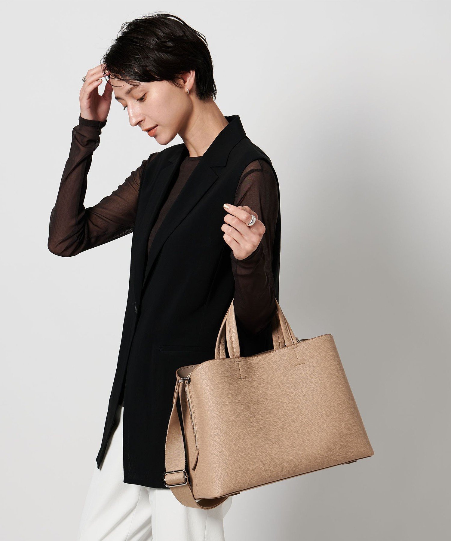 【ユナイテッドアローズ/UNITED ARROWS】のコンパートメント トートバッグ インテリア・キッズ・メンズ・レディースファッション・服の通販 founy(ファニー) ファッション Fashion レディースファッション Fashion for Women バッグ Bags シンプル Simple, Minimal ジャケット Jacket, Outerwear ベーシック Basic, Essential マグネット Magnet, Magnetic Closure BEIGE|ID: prp329100004827668 ipo3291000000035130649