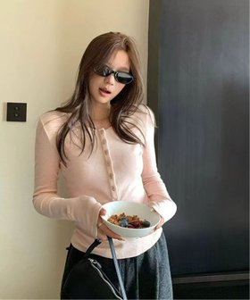 【チェルカ/CERCA】のChiina/Chiina/ヘンリーネック 長袖 アソートTシャツ 人気、トレンドファッション・服の通販 founy(ファニー) ファッション Fashion レディースファッション Fashion for Women トップス・カットソー Cut & Sew Tops シャツ・ブラウス・オフィスカジュアル Elegant Blouses & Button-Ups ロングTシャツ・Tシャツ Longline T-Shirts & Tees インナー Innerwear カットソー Cut and Sewn Top トレンド Trend, Trending Now 再入荷 Restock / Back in Stock 冬 Winter / This Winter 無地 Plain, Solid Color A/W・秋冬 Autumn/Winter 長袖 Long Sleeve, Full Sleeve |ID:prp329100004827680