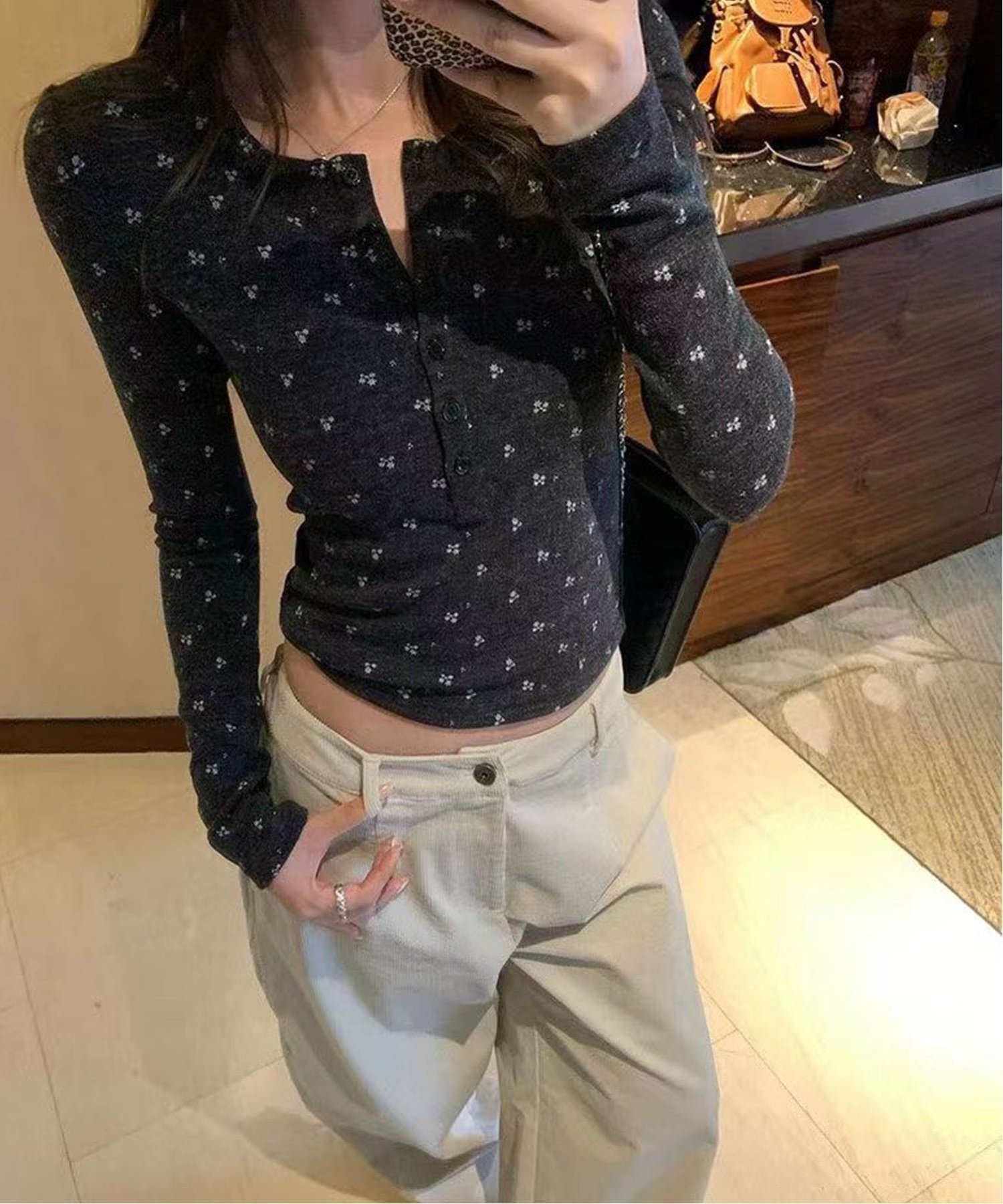 【チェルカ/CERCA】のChiina/Chiina/ヘンリーネック 長袖 アソートTシャツ インテリア・キッズ・メンズ・レディースファッション・服の通販 founy(ファニー) 　ファッション　Fashion　レディースファッション　Fashion for Women　トップス・カットソー　Cut & Sew Tops　シャツ・ブラウス・オフィスカジュアル　Elegant Blouses & Button-Ups　ロングTシャツ・Tシャツ　Longline T-Shirts & Tees　インナー　Innerwear　カットソー　Cut and Sewn Top　トレンド　Trend, Trending Now　再入荷　Restock / Back in Stock　冬　Winter / This Winter　無地　Plain, Solid Color　A/W・秋冬　Autumn/Winter　長袖　Long Sleeve, Full Sleeve　ブラック|ID: prp329100004827680 ipo3291000000035130859